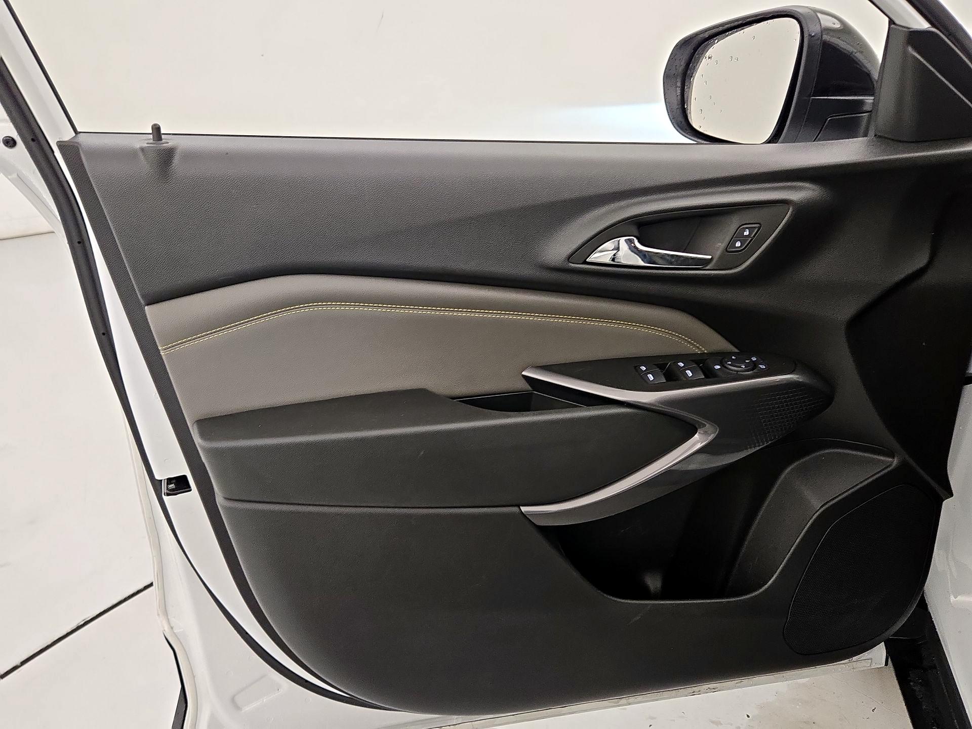 Thumbnail: 2025 Chevrolet Trax - 12