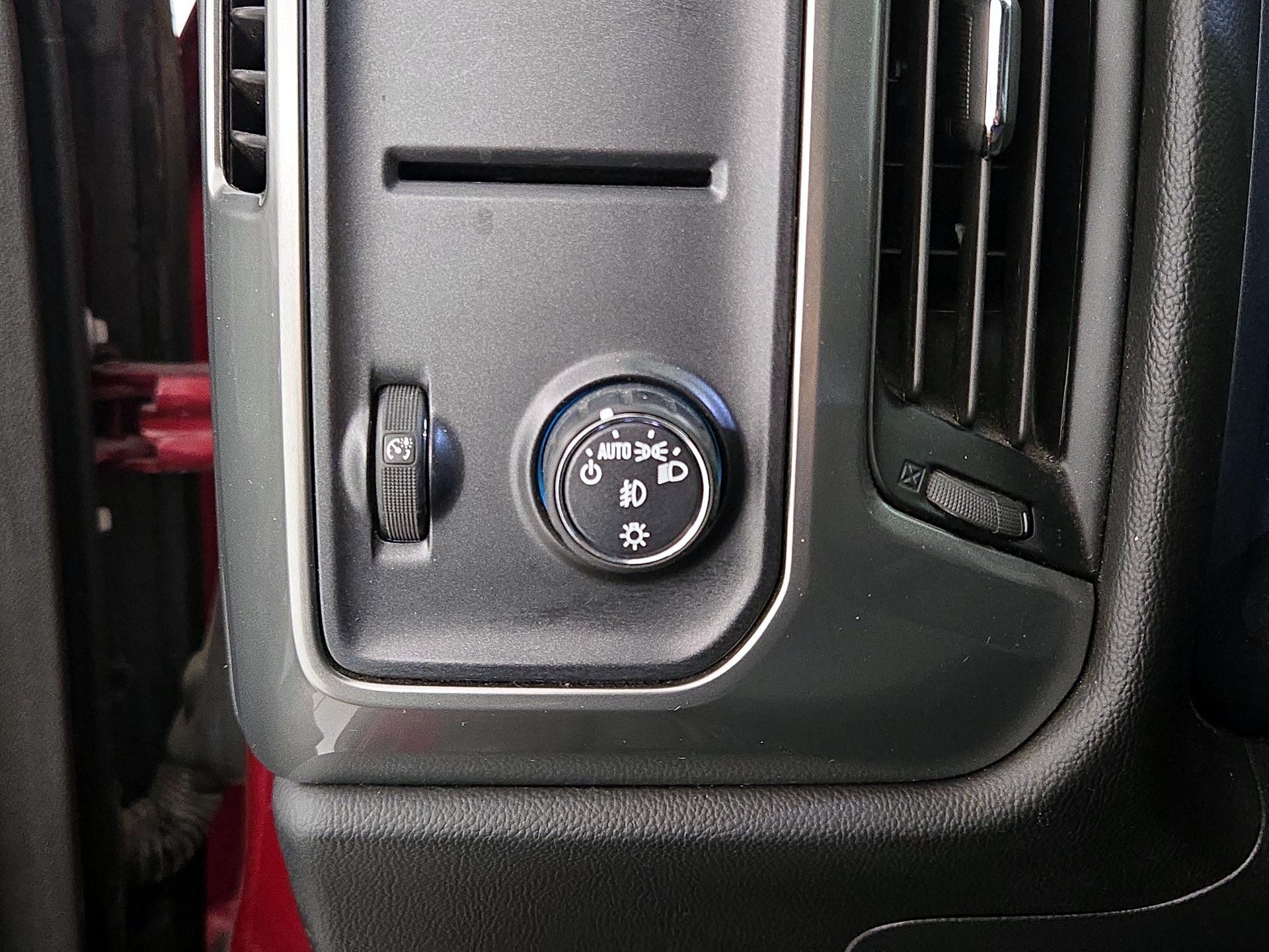 Thumbnail: 2018 Chevrolet Silverado 1500 - 13