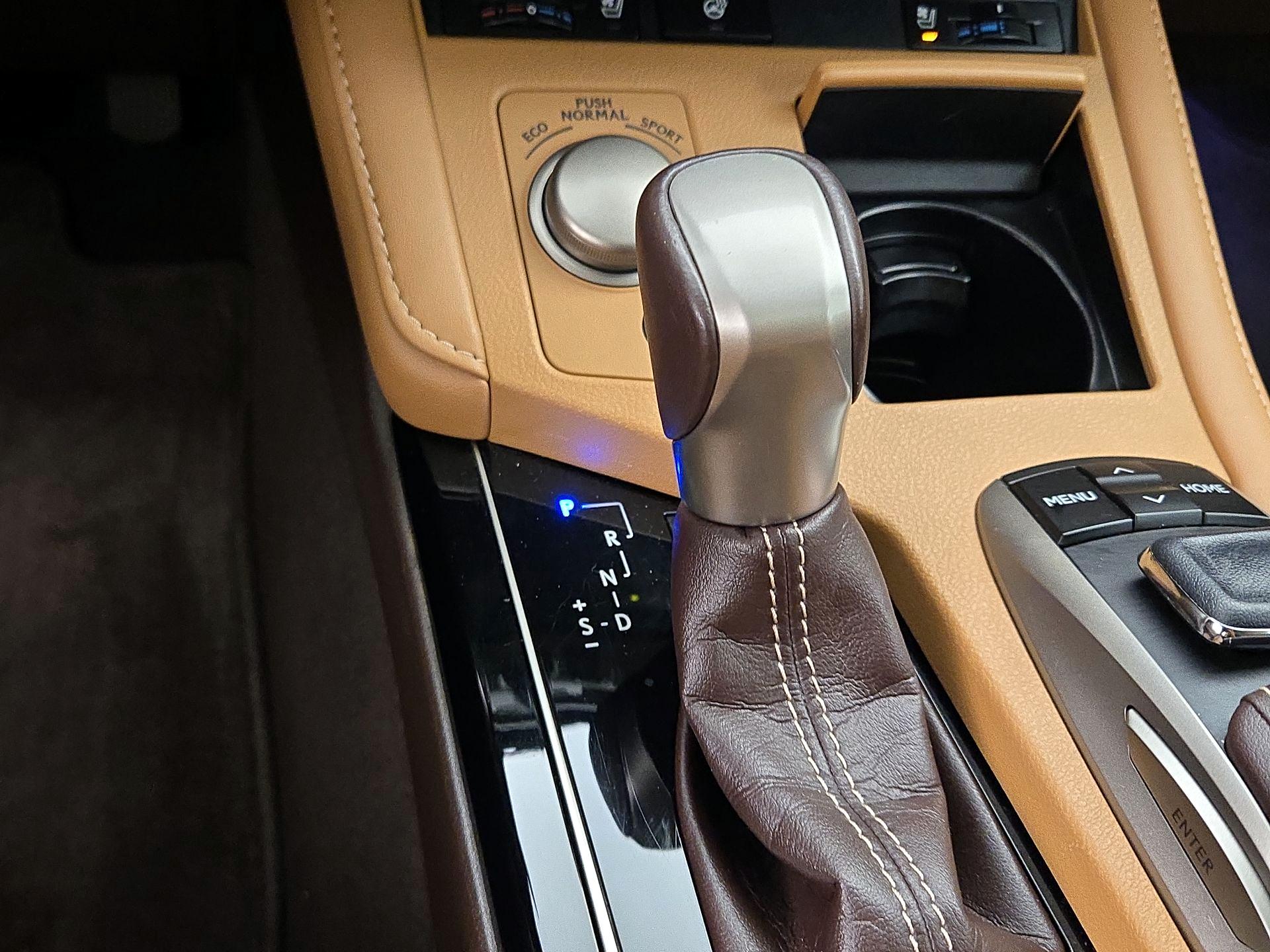 Thumbnail: 2016 Lexus ES - 18