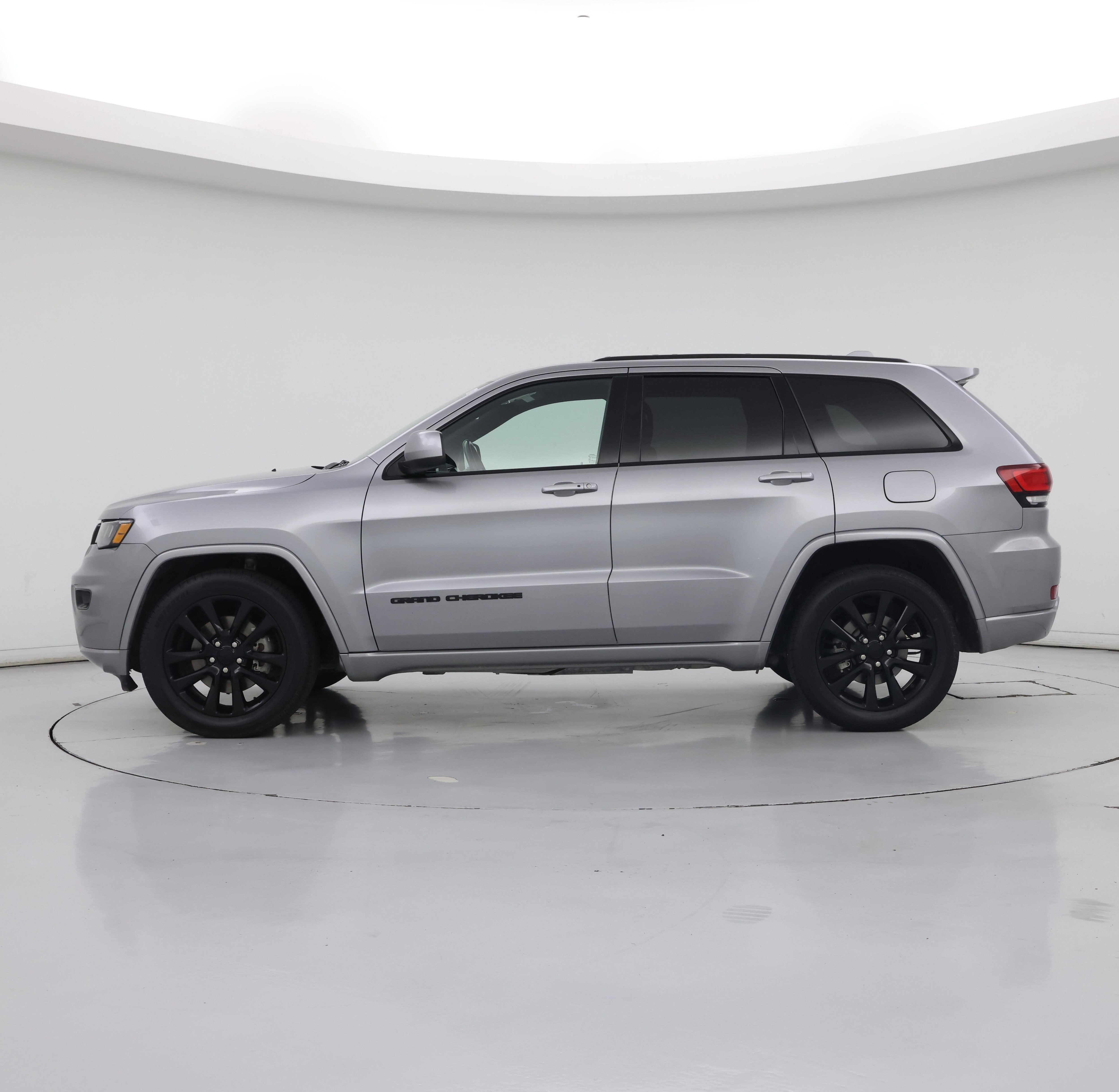 Thumbnail: 2021 Jeep Grand Cherokee - 3