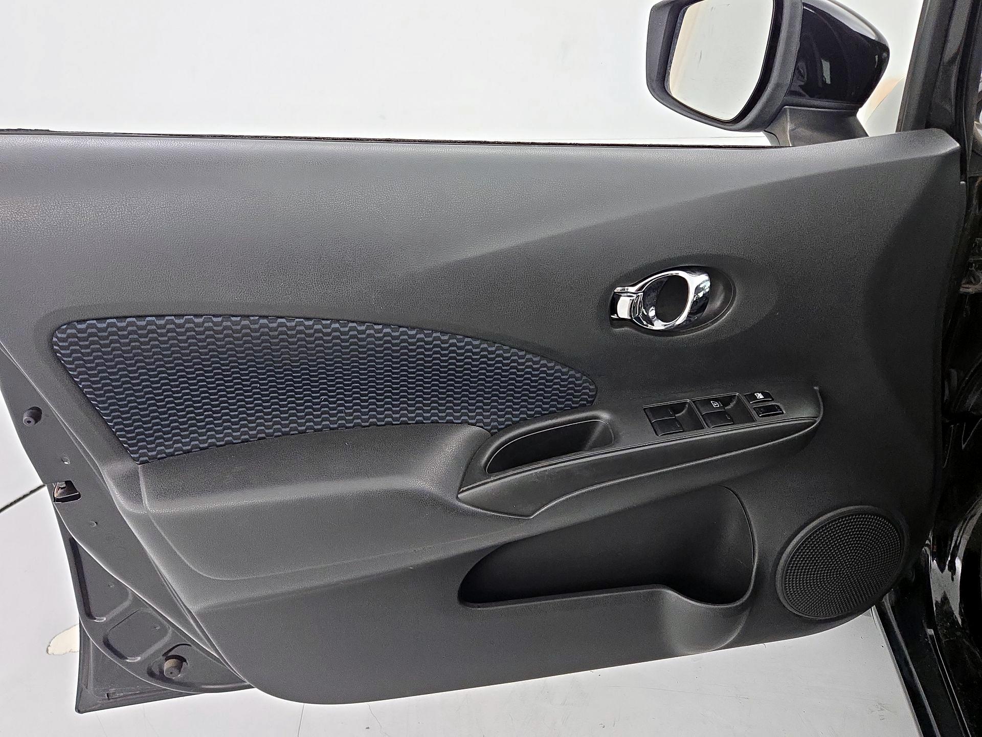 Thumbnail: 2015 Nissan Versa Note - 12