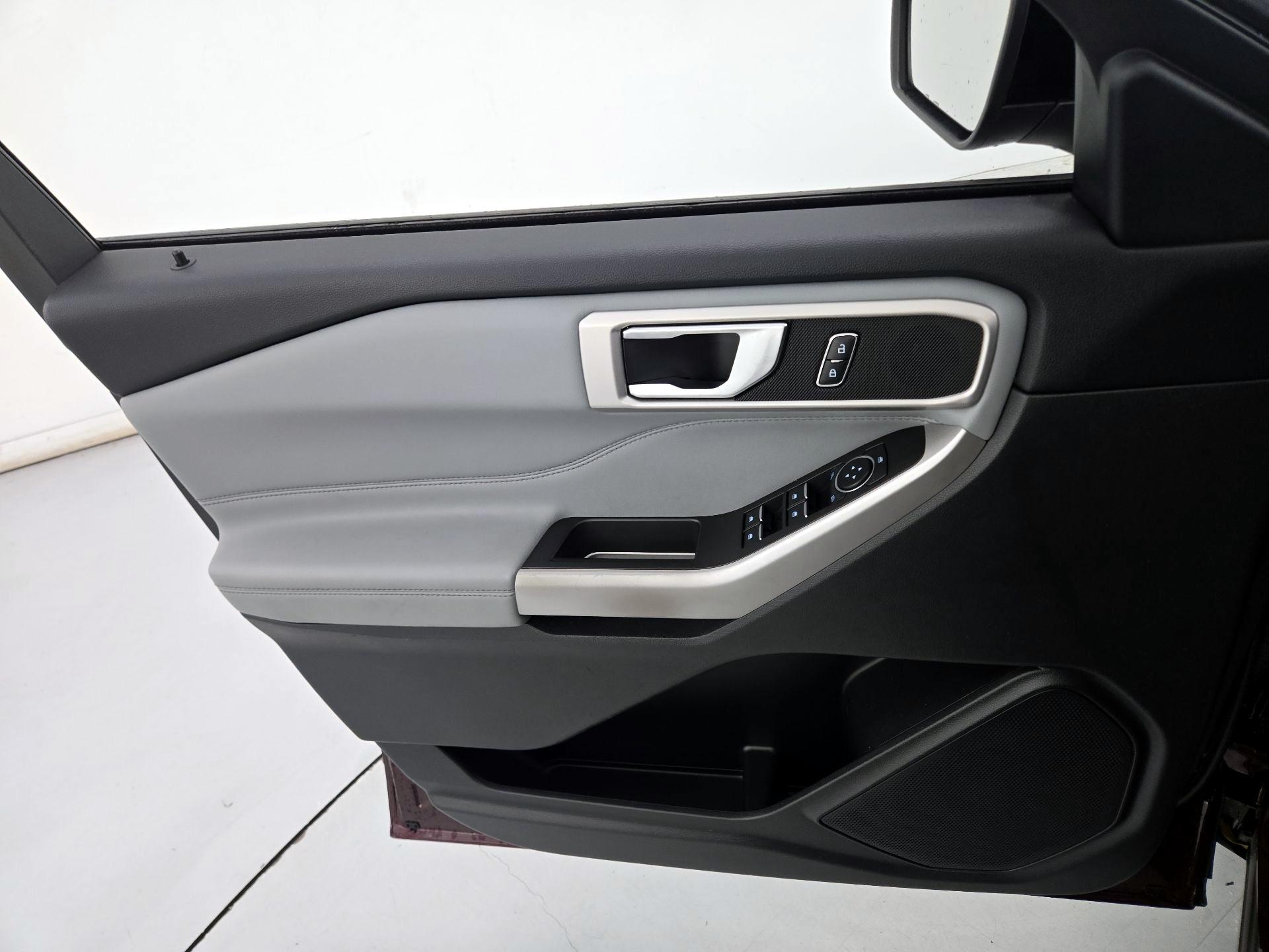 Thumbnail: 2022 Ford Explorer - 12