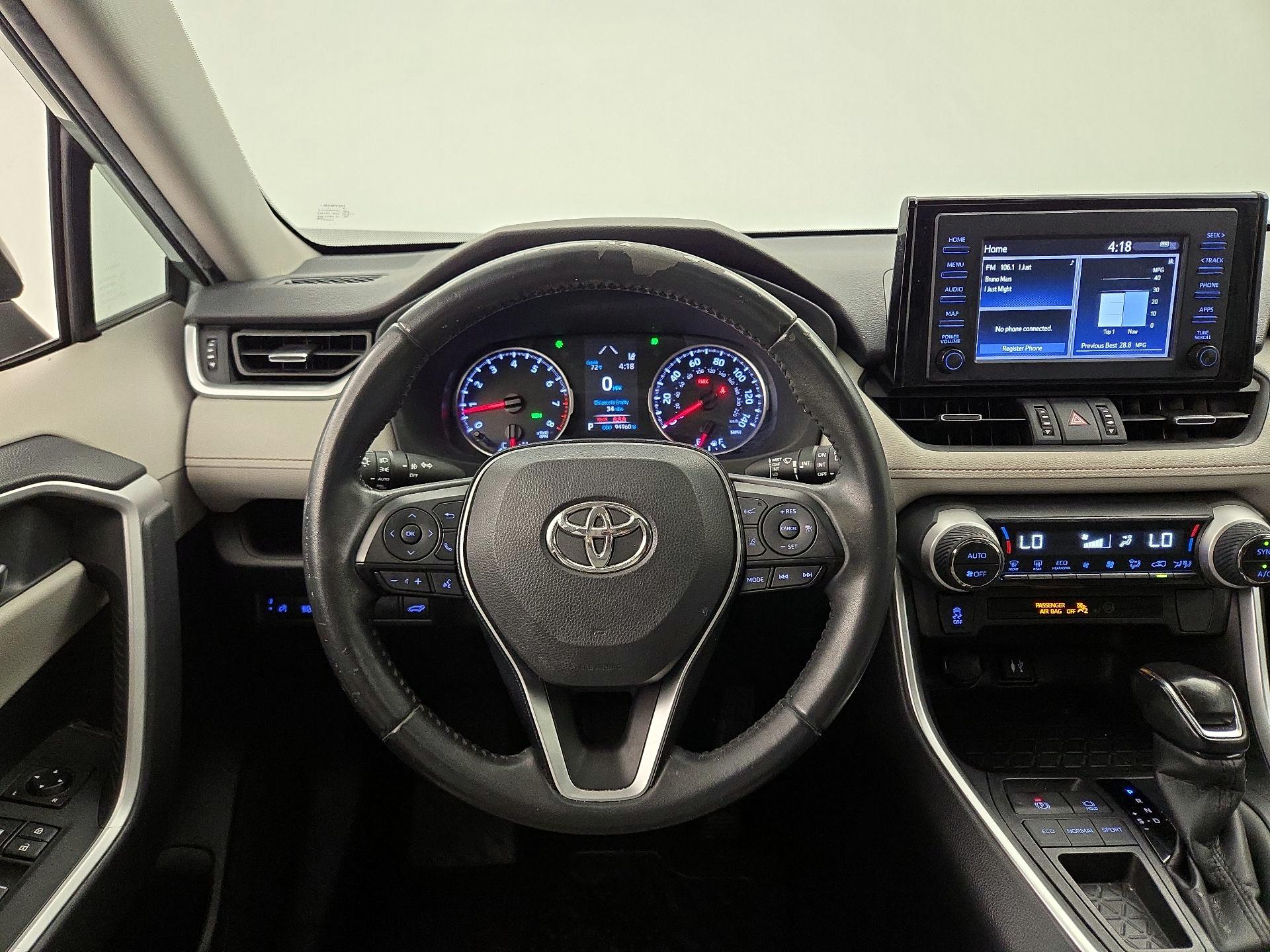 Thumbnail: 2019 Toyota RAV4 - 10