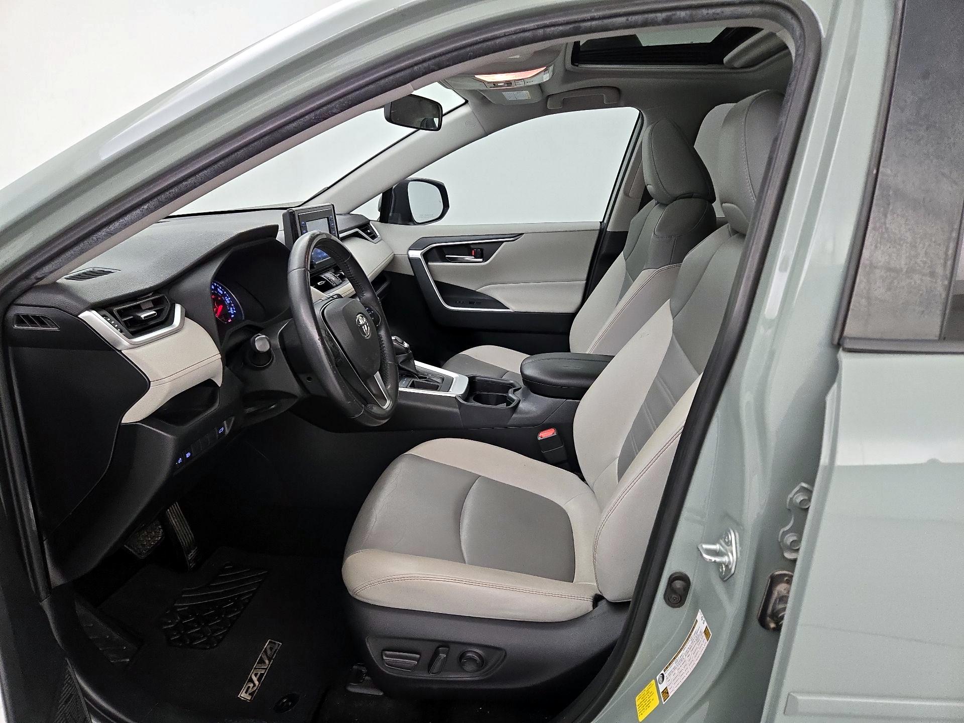 Thumbnail: 2019 Toyota RAV4 - 11