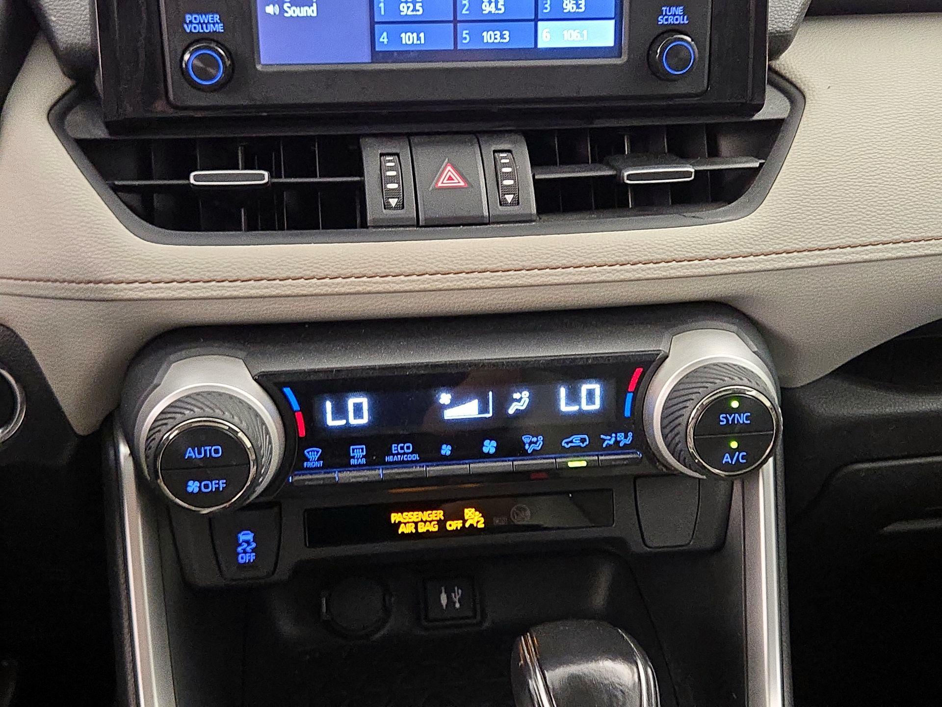 Thumbnail: 2019 Toyota RAV4 - 16