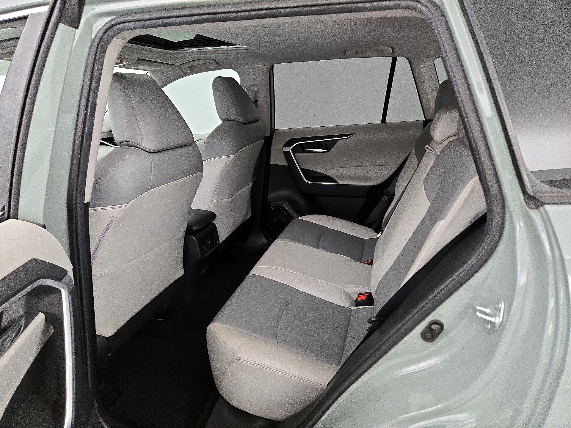 Thumbnail: 2019 Toyota RAV4 - 20