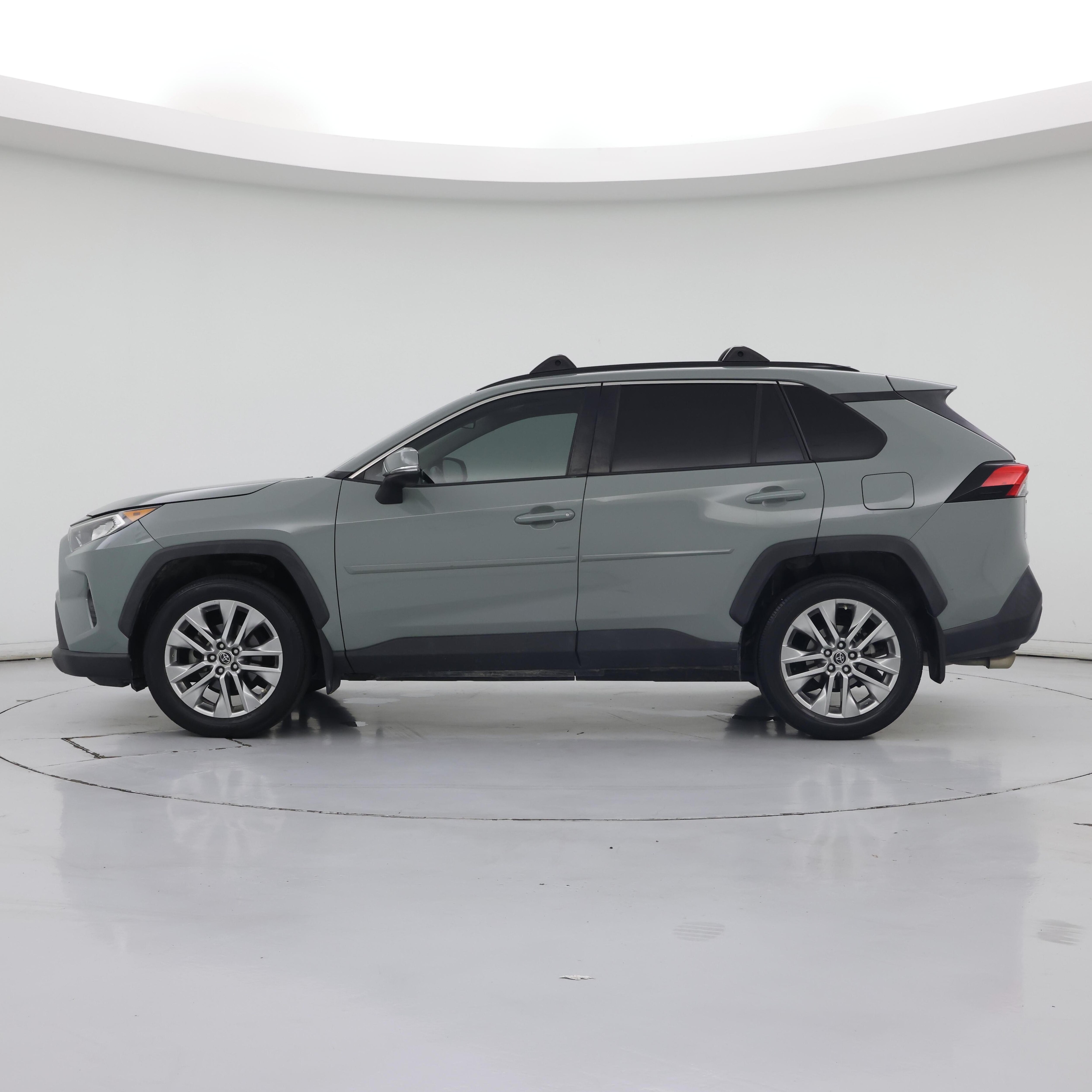 Thumbnail: 2019 Toyota RAV4 - 3