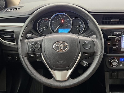 Steering Wheel & Instrument Cluster (On)