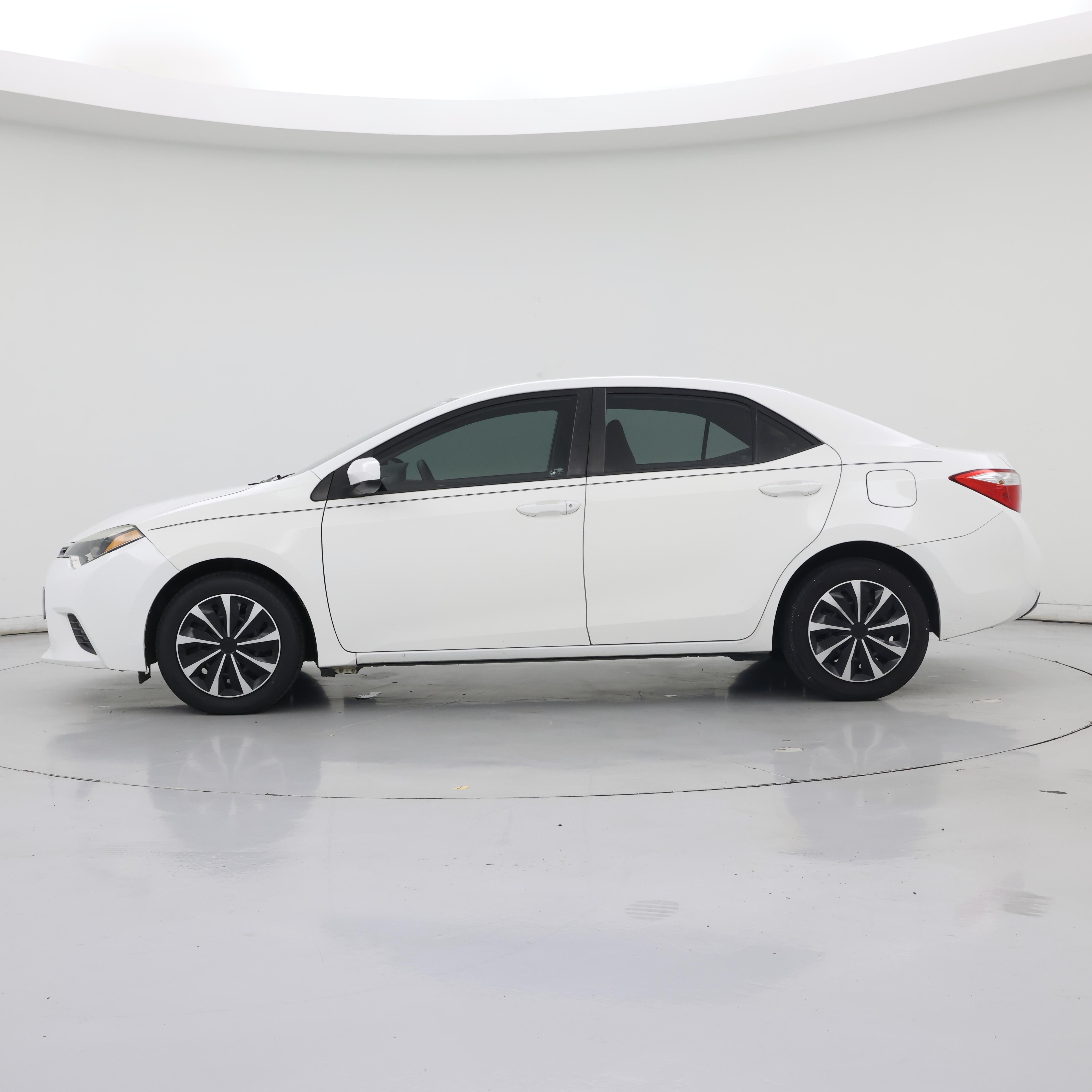 Thumbnail: 2015 Toyota Corolla - 3