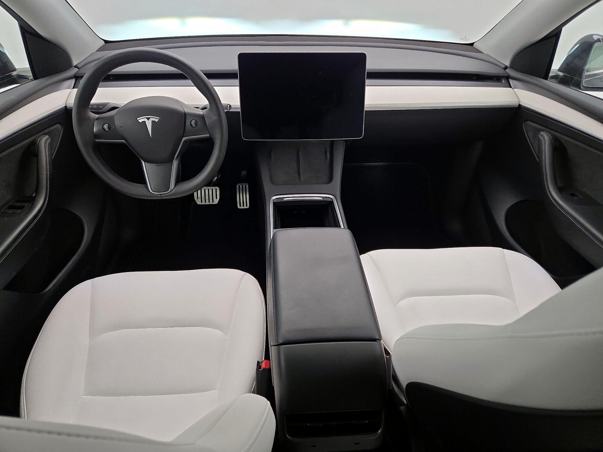 Thumbnail: 2023 Tesla Model Y - 9