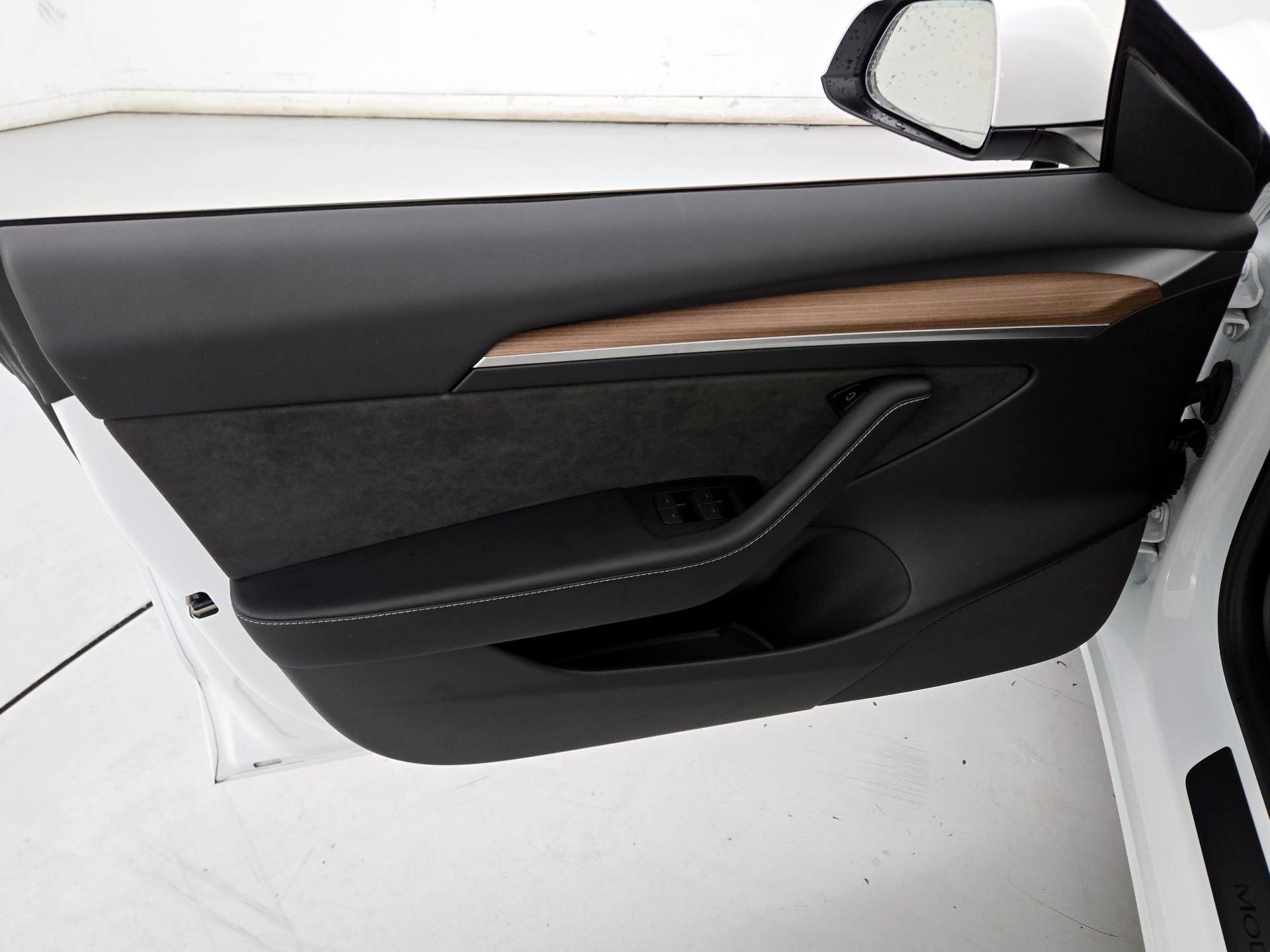 Thumbnail: 2023 Tesla Model 3 - 12