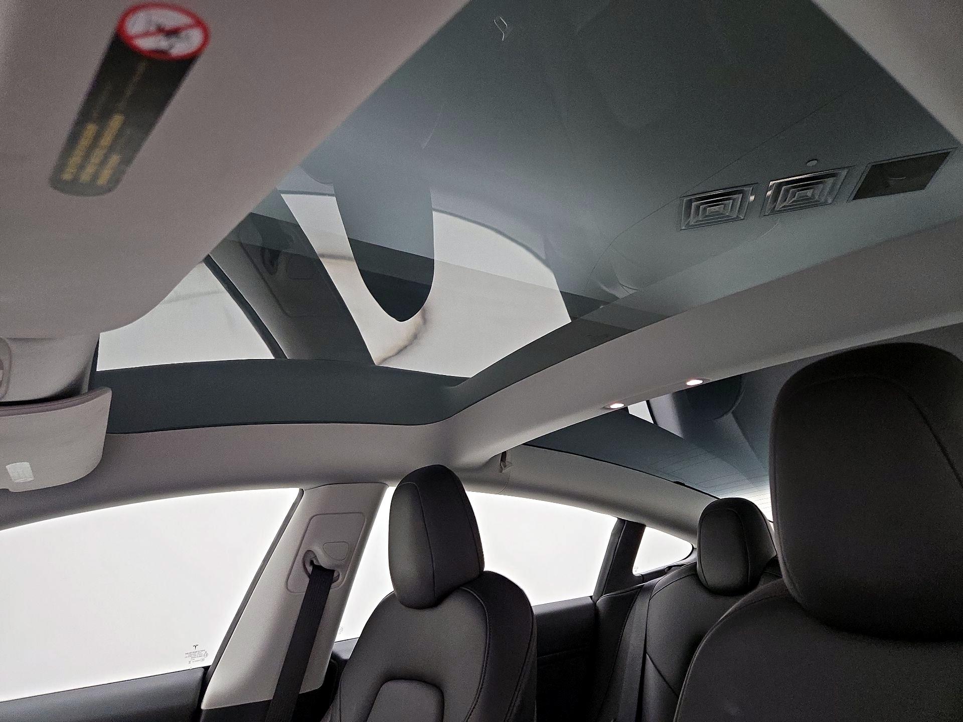 Thumbnail: 2023 Tesla Model 3 - 19