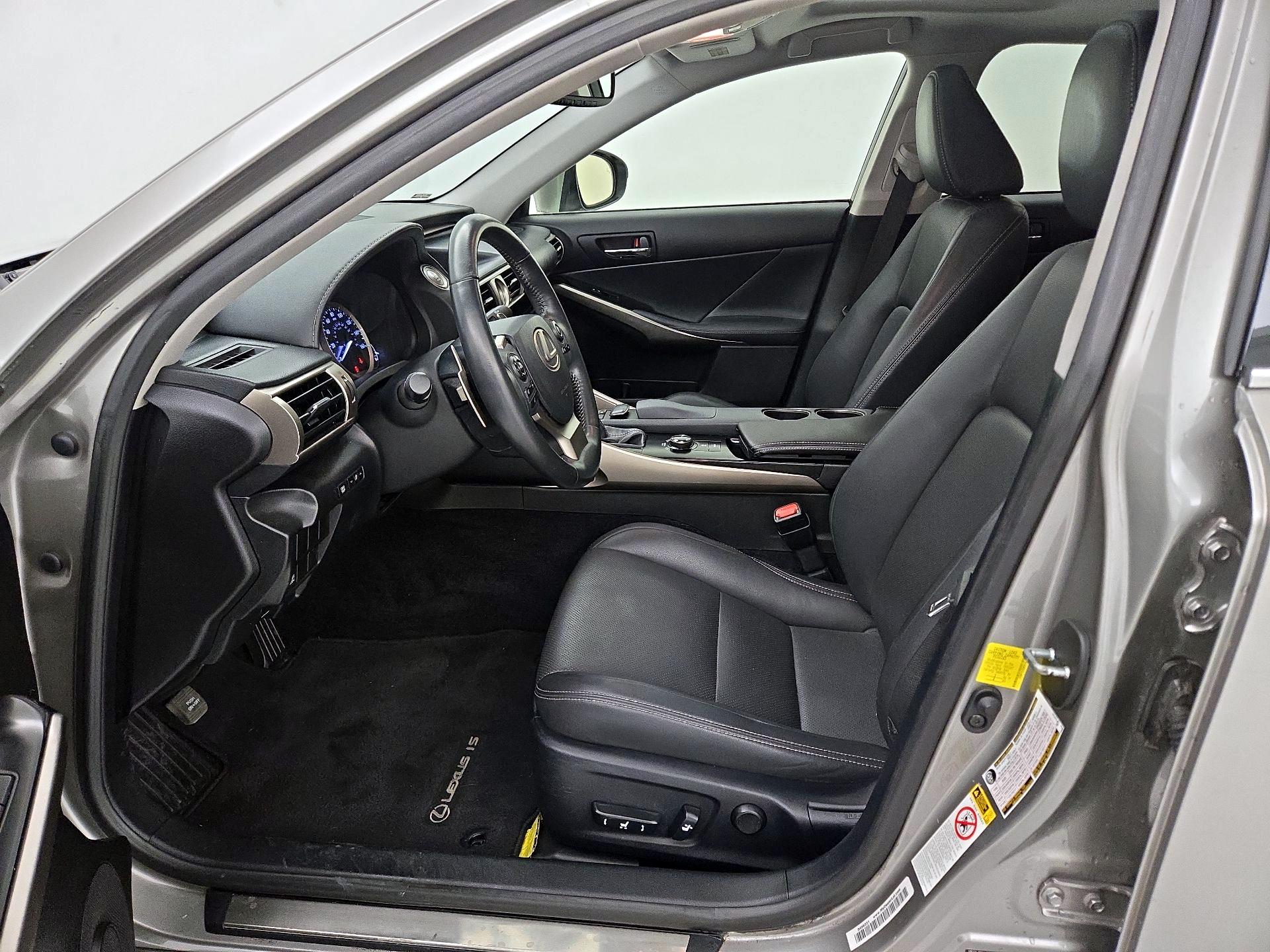 Thumbnail: 2014 Lexus IS - 11