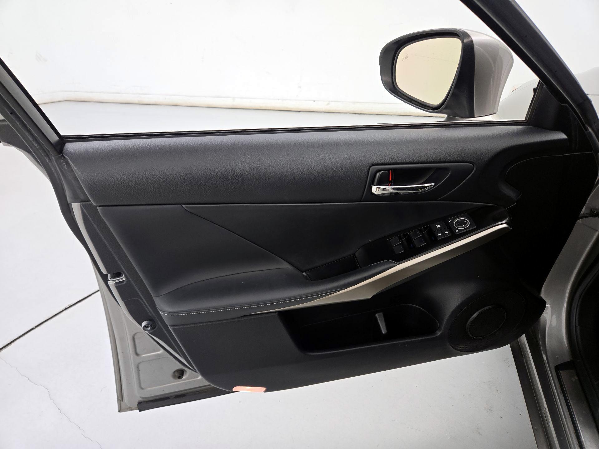 Thumbnail: 2014 Lexus IS - 12