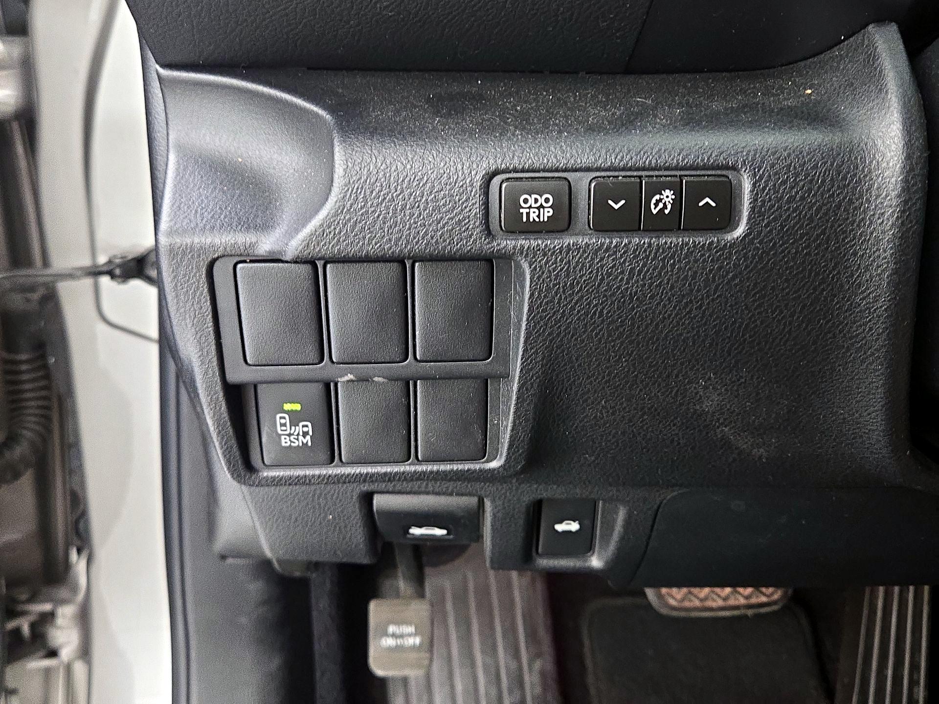 Thumbnail: 2014 Lexus IS - 13