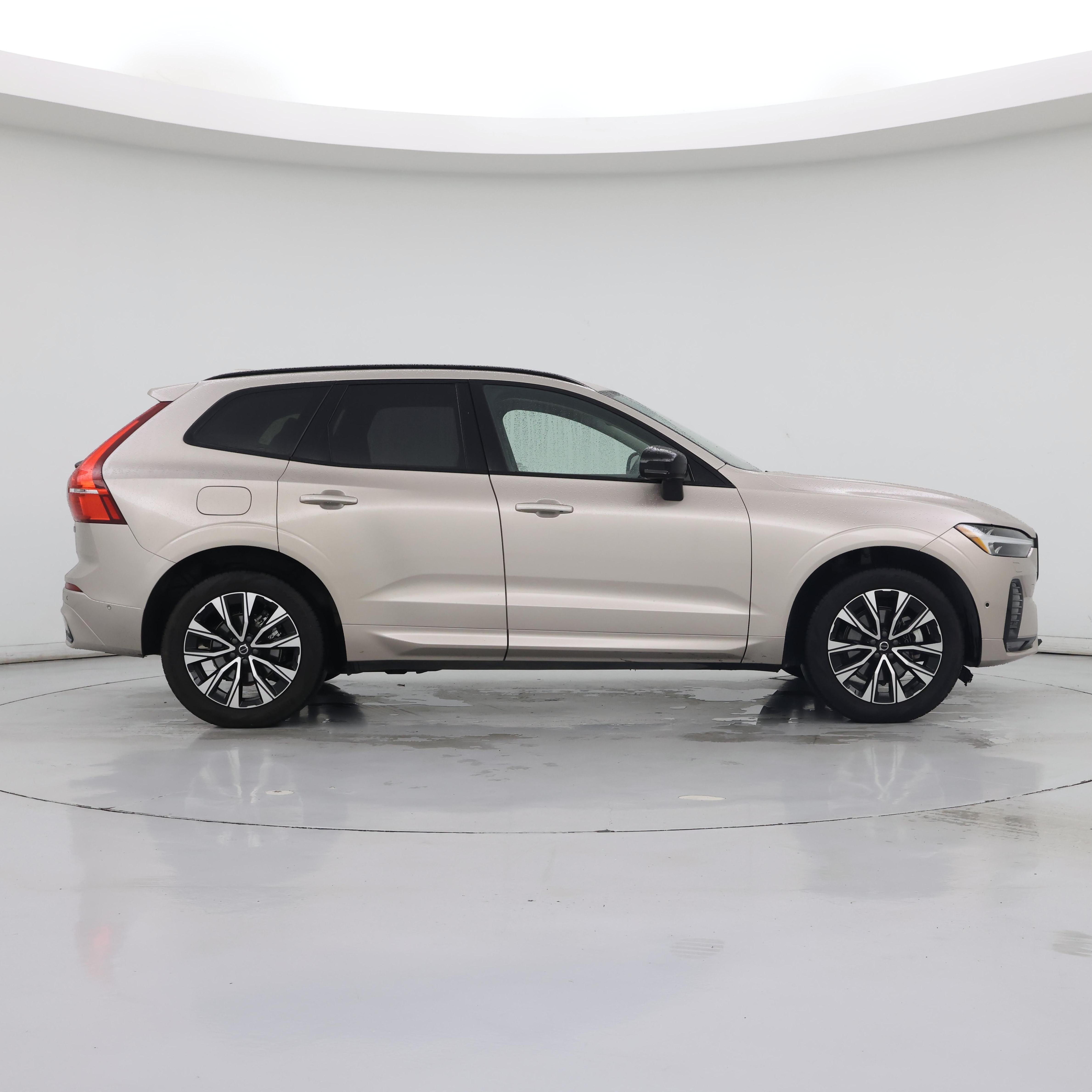 Thumbnail: 2025 Volvo XC60 - 7