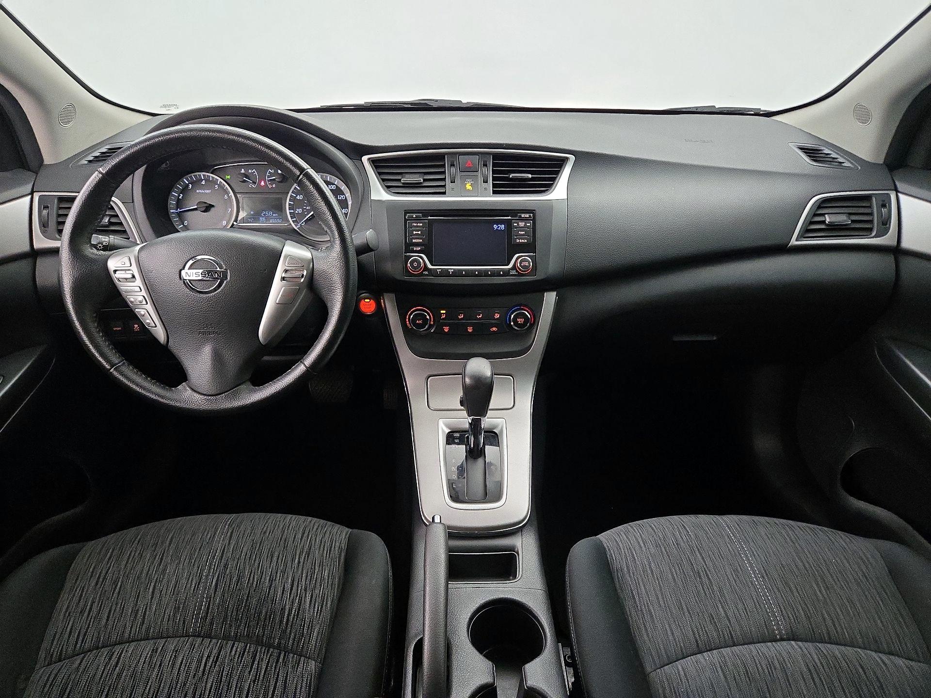 Thumbnail: 2015 Nissan Sentra - 9