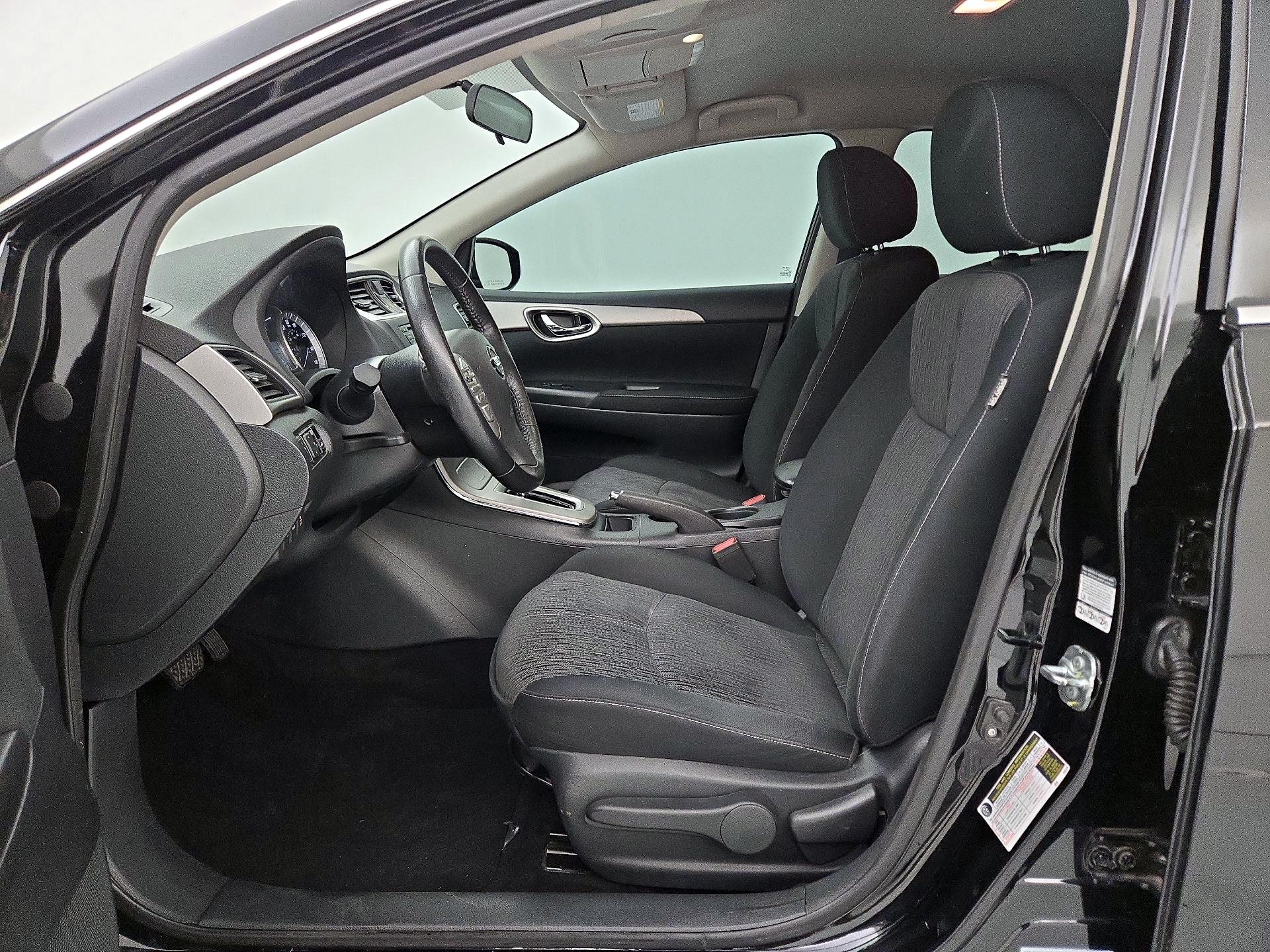 Thumbnail: 2015 Nissan Sentra - 11