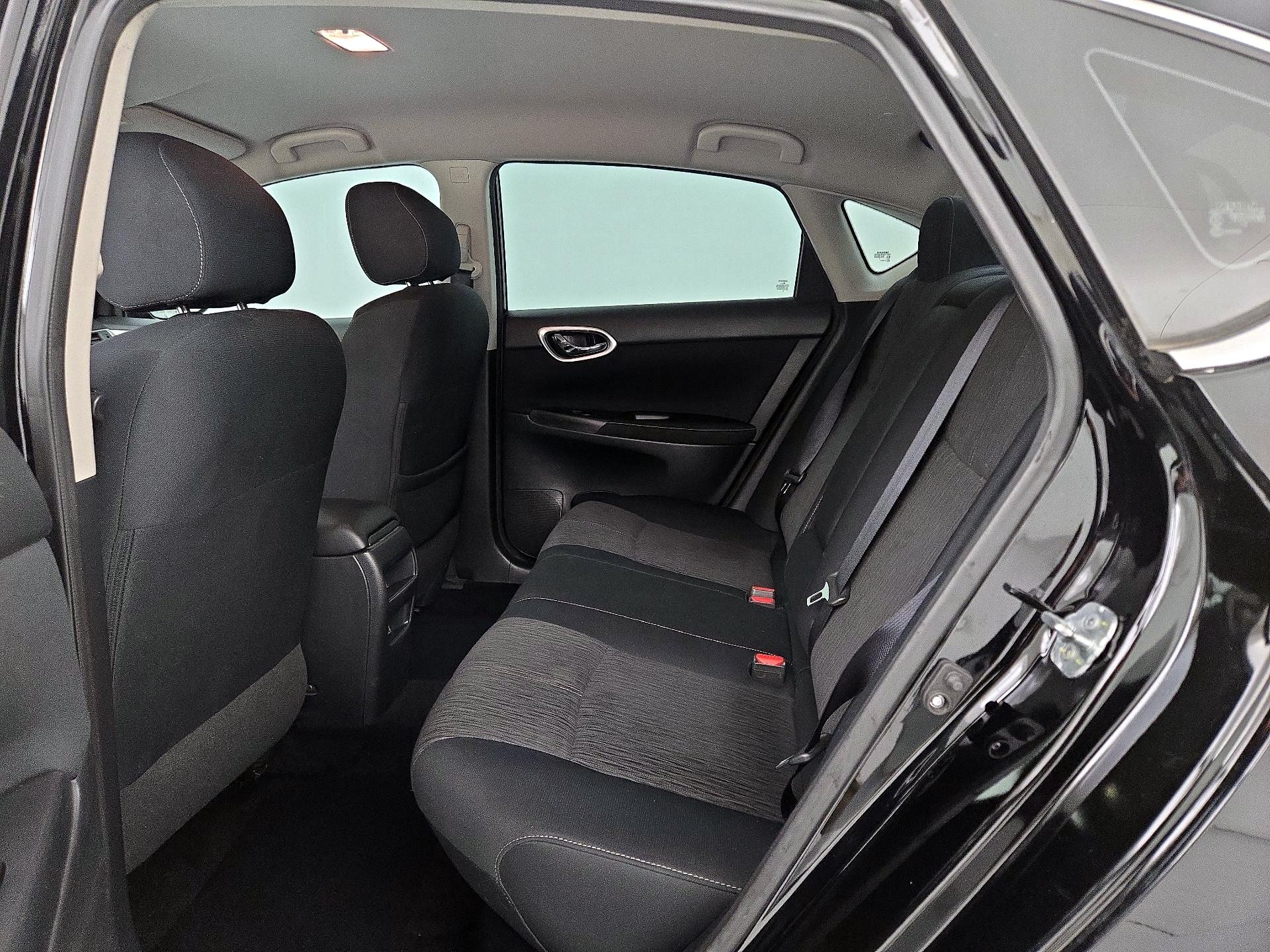 Thumbnail: 2015 Nissan Sentra - 19