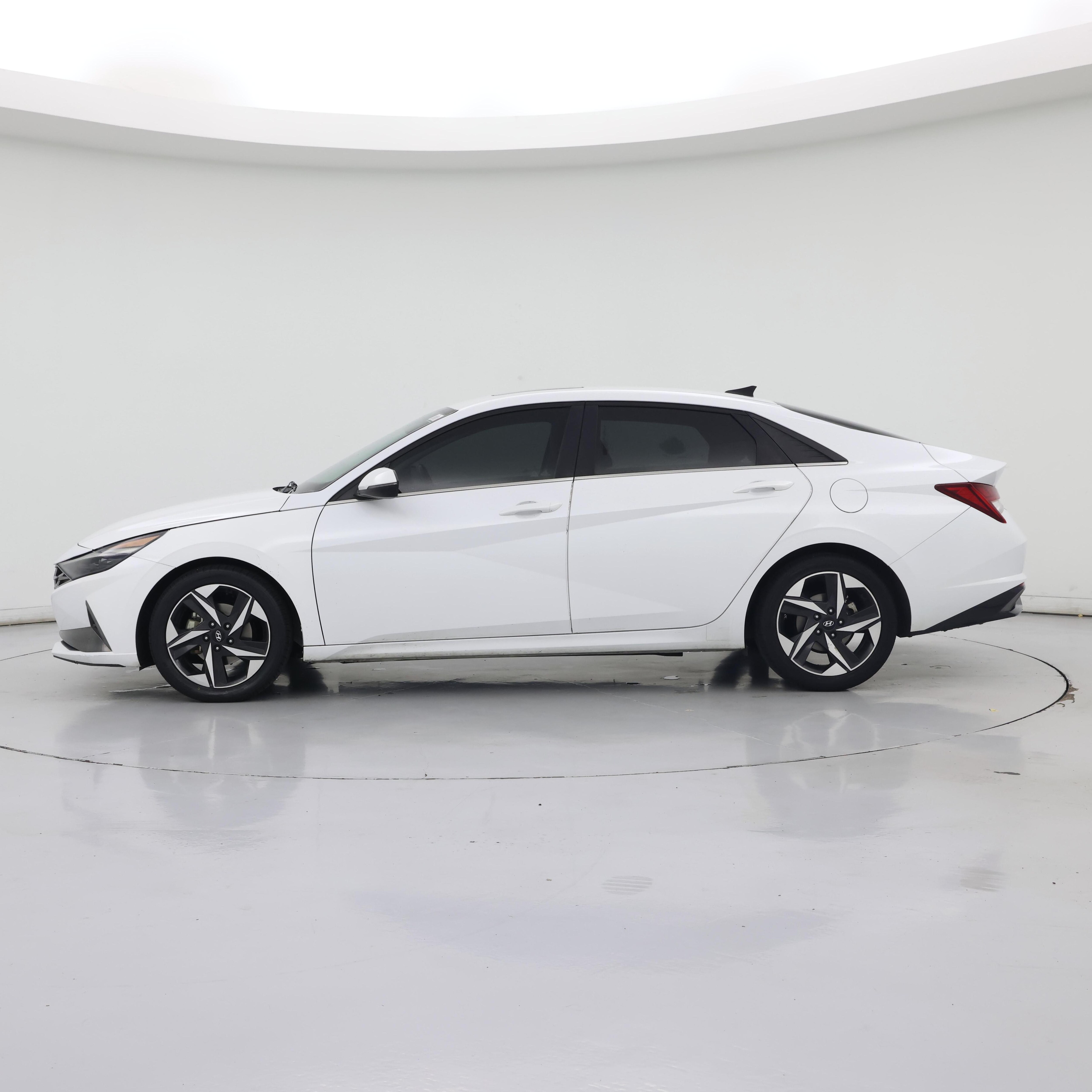 Thumbnail: 2021 Hyundai Elantra - 3