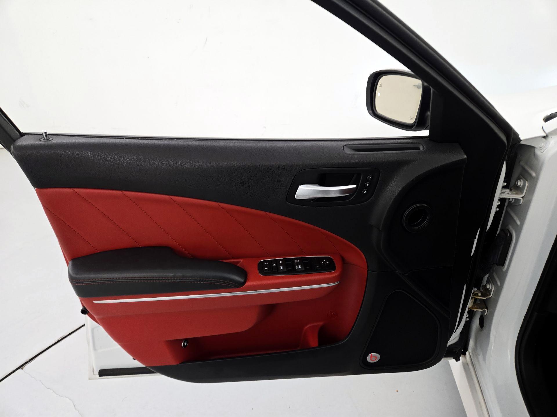 Thumbnail: 2016 Dodge Charger - 12