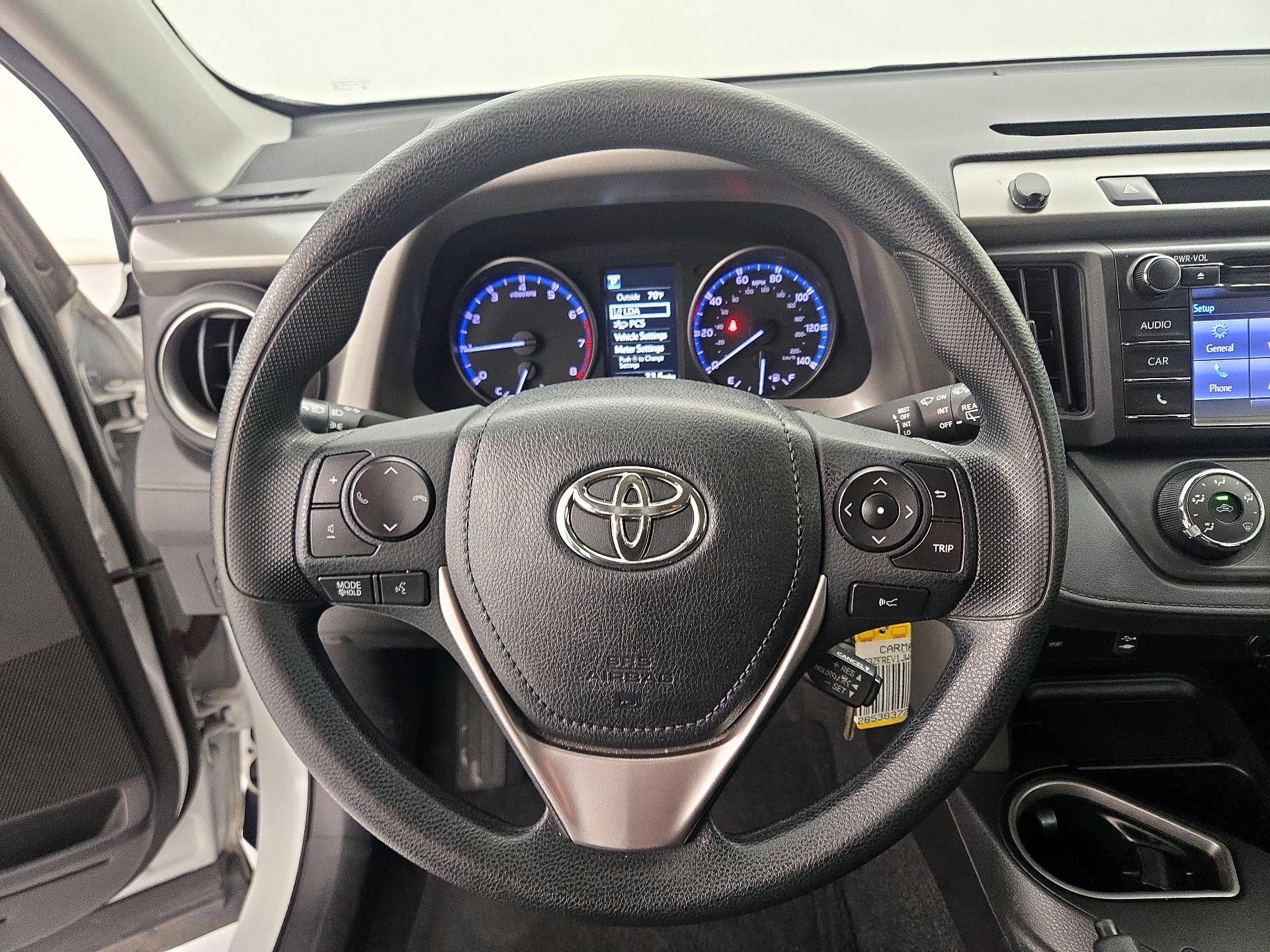 Thumbnail: 2018 Toyota RAV4 - 10