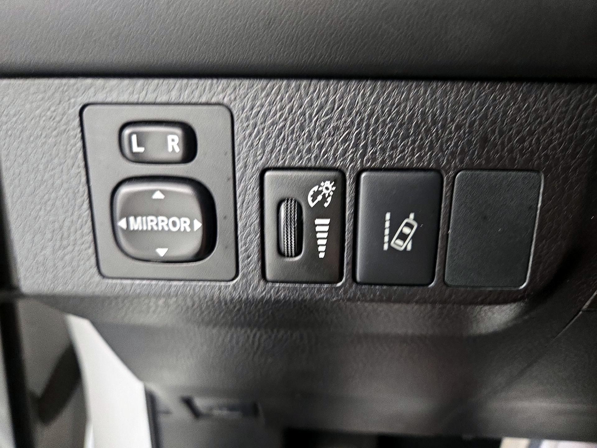 Thumbnail: 2018 Toyota RAV4 - 13