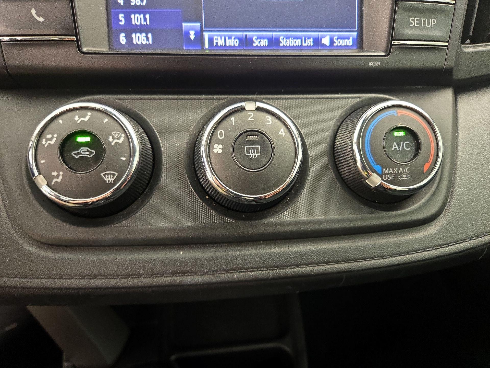 Thumbnail: 2018 Toyota RAV4 - 16