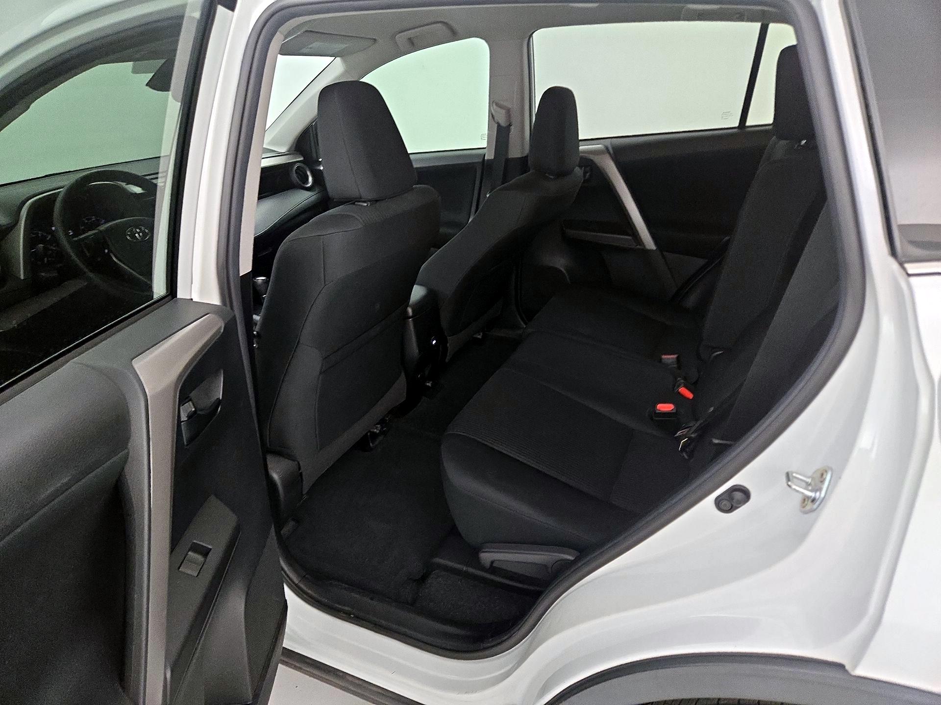 Thumbnail: 2018 Toyota RAV4 - 19