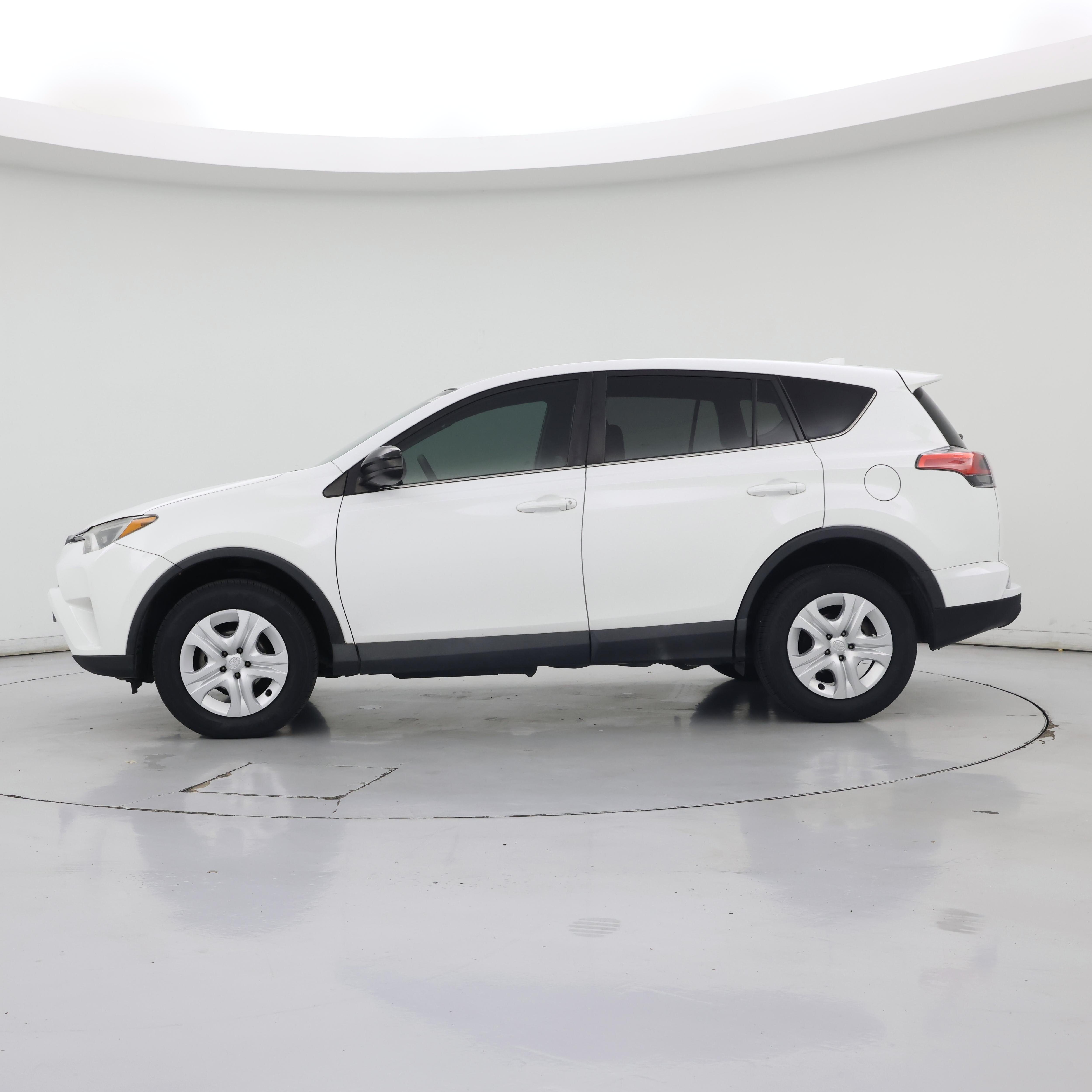 Thumbnail: 2018 Toyota RAV4 - 3