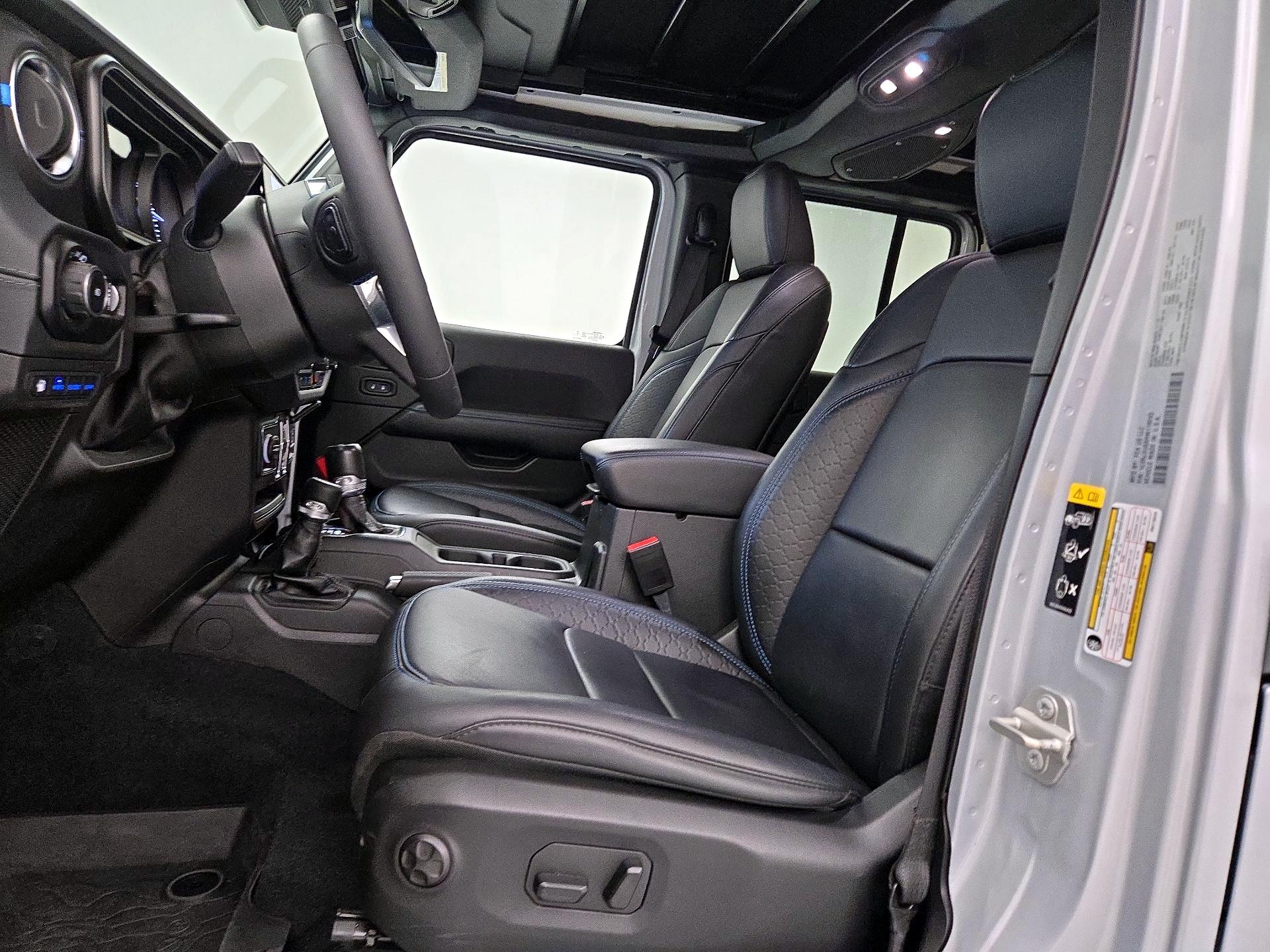 Thumbnail: 2024 Jeep Wrangler - 20