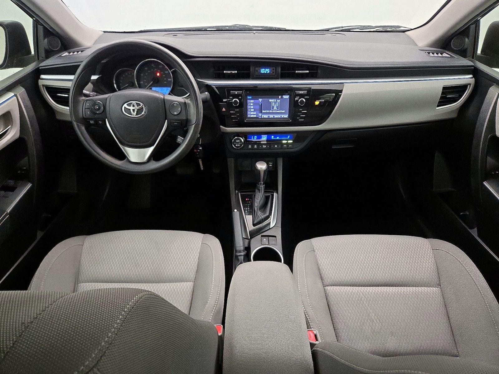 2015 Toyota Corolla LE - Photo 10