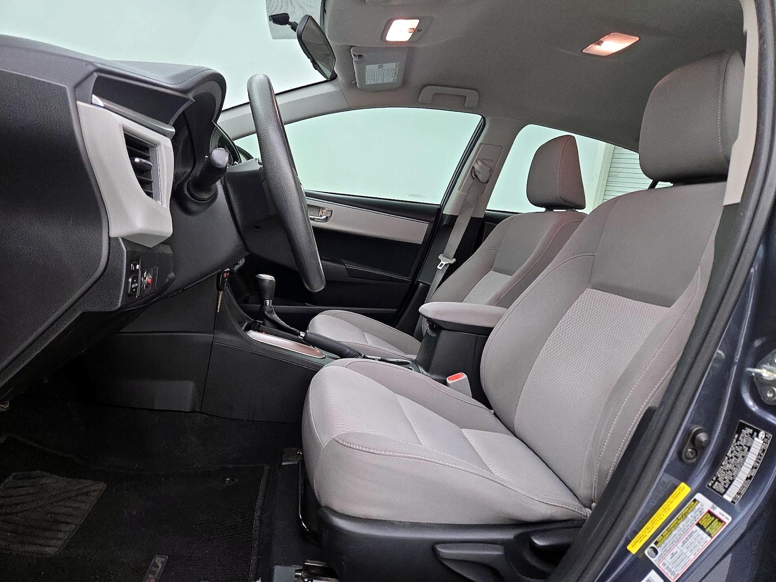 2015 Toyota Corolla LE - Photo 12
