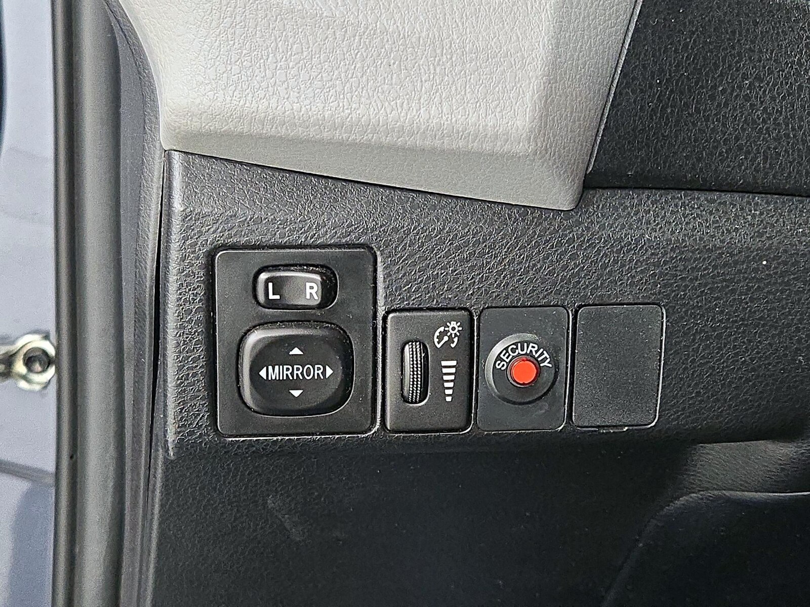 2015 Toyota Corolla LE - Photo 14