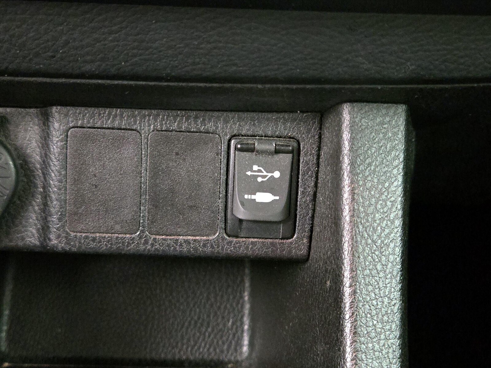 2015 Toyota Corolla LE - Photo 19