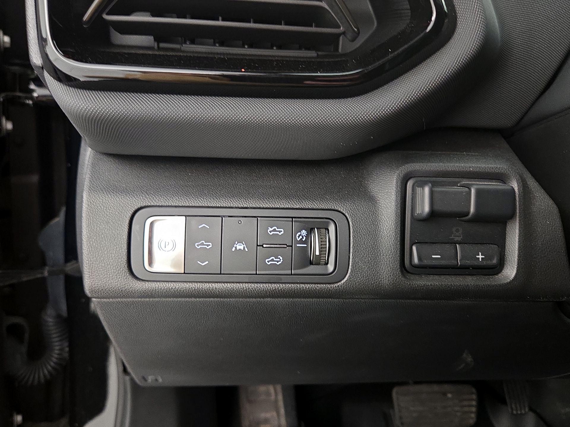 Thumbnail: 2024 Chevrolet Silverado EV - 13
