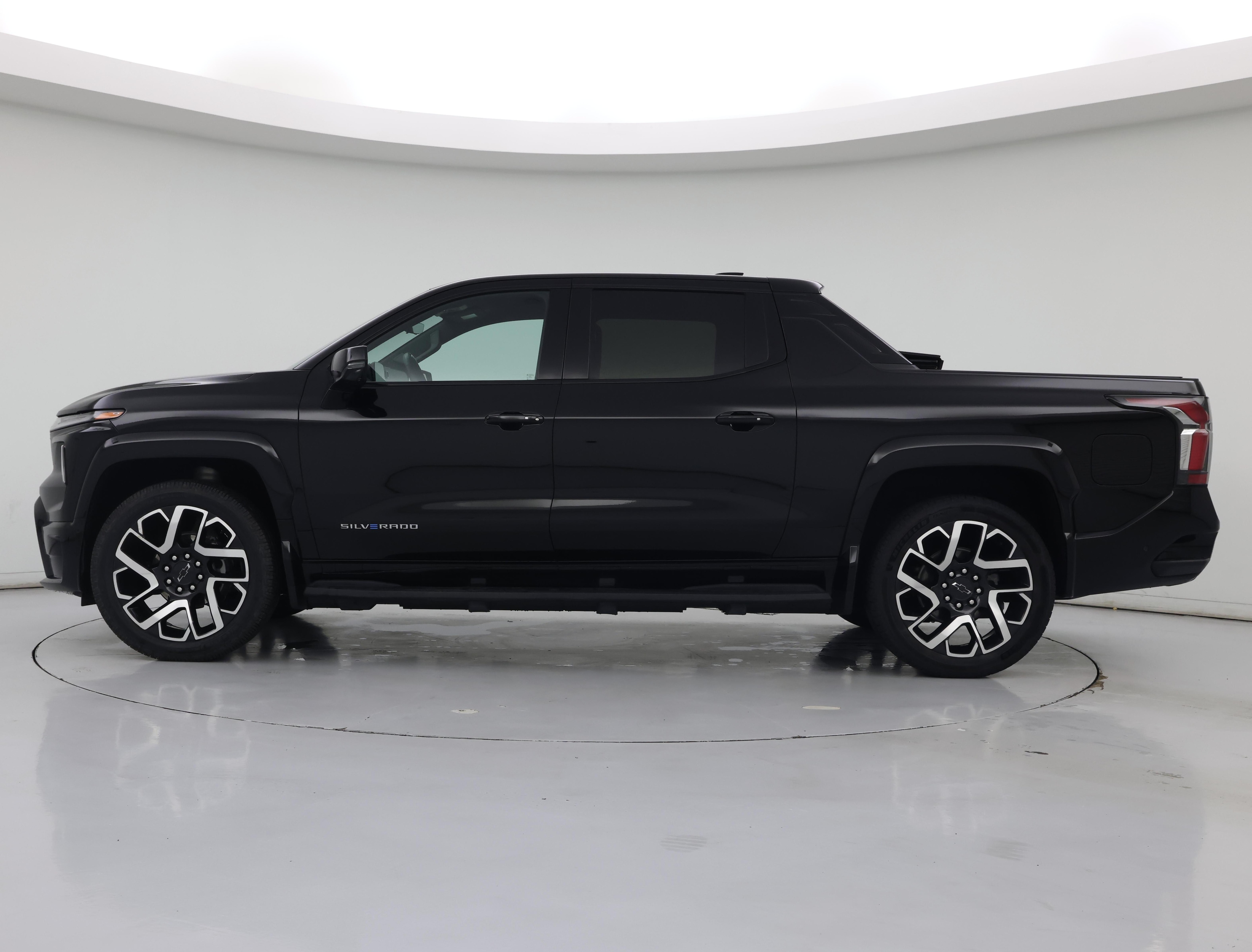 Thumbnail: 2024 Chevrolet Silverado EV - 3