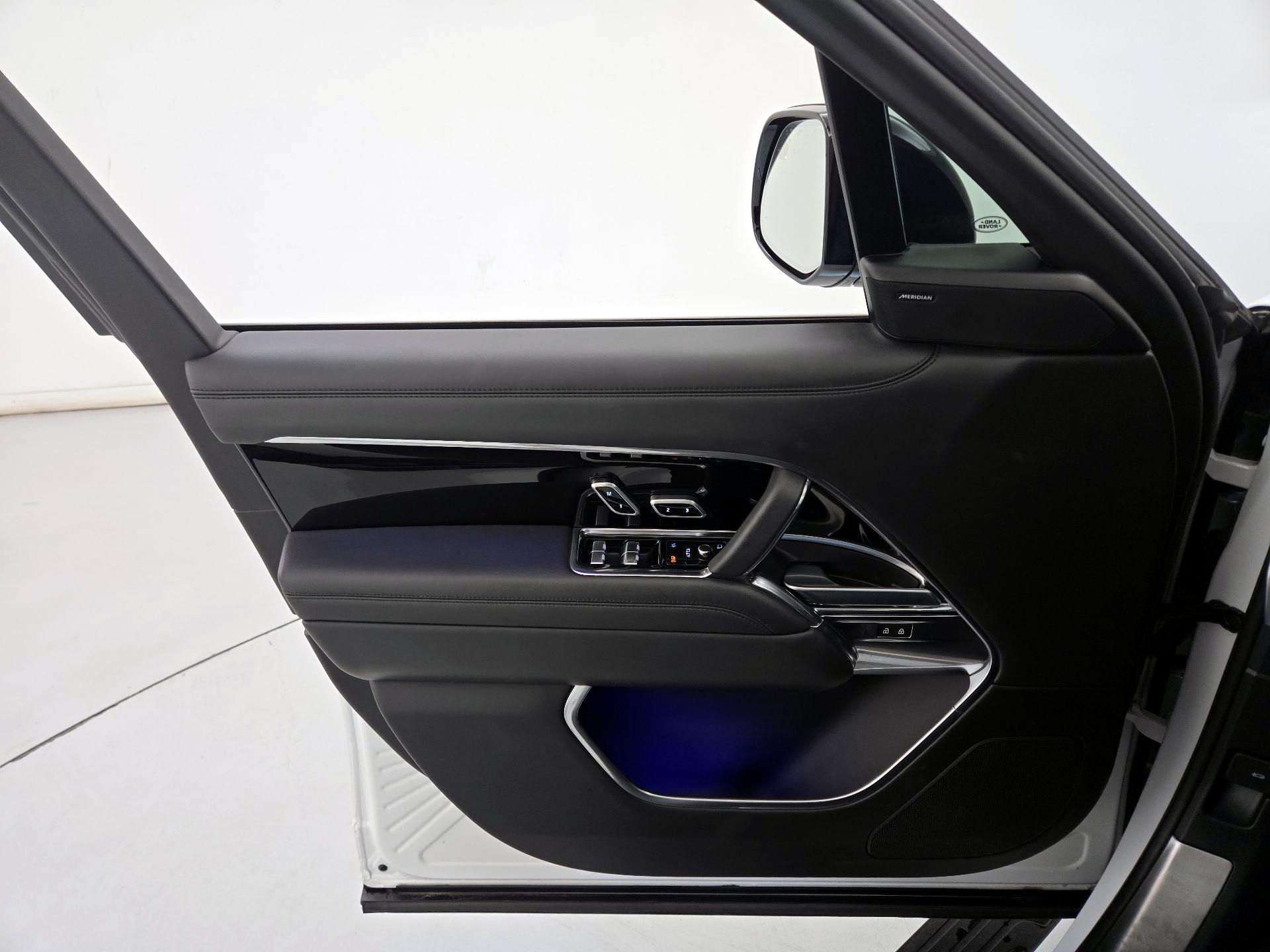 Thumbnail: 2023 Land Rover Range Rover - 12