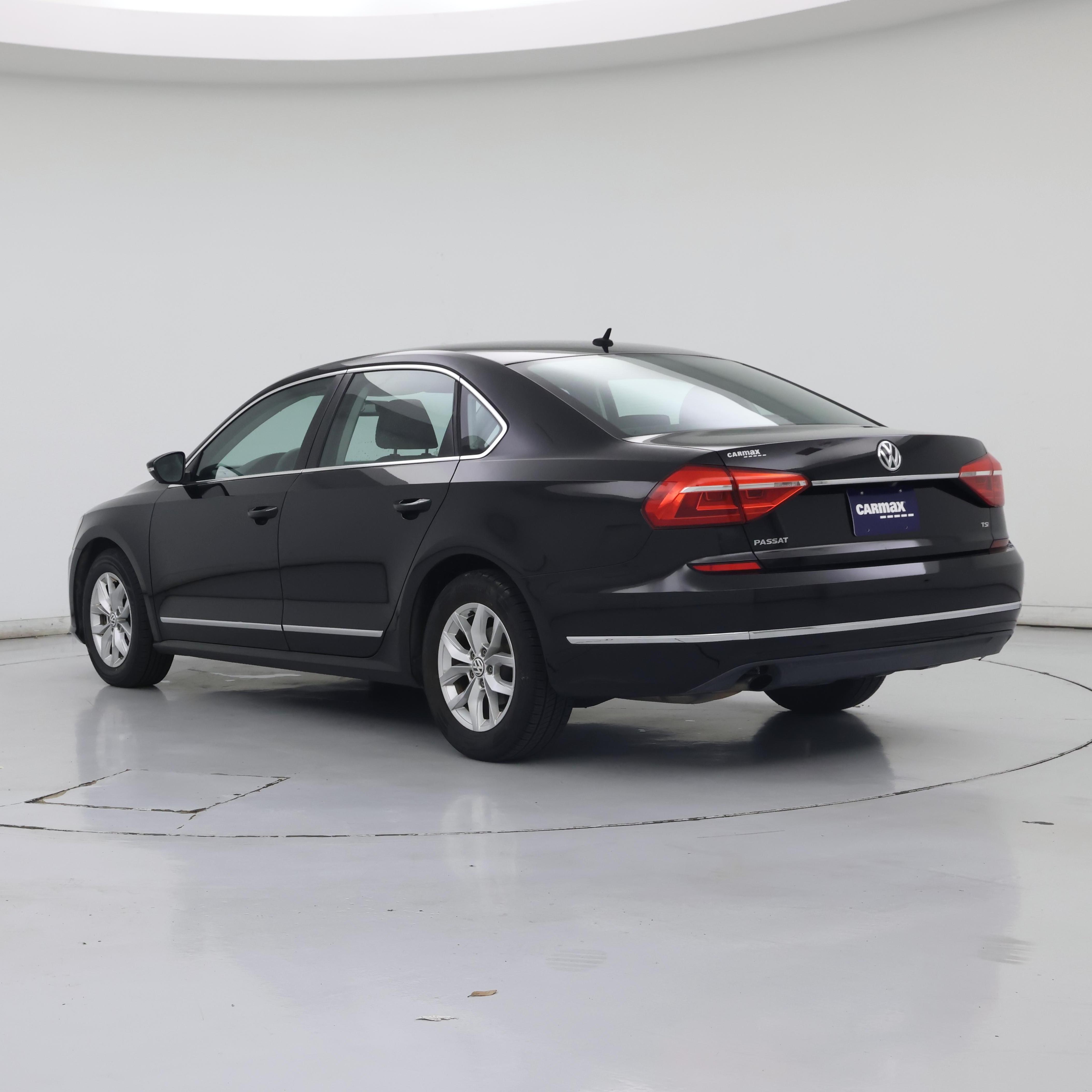 Thumbnail: 2016 Volkswagen Passat - 2