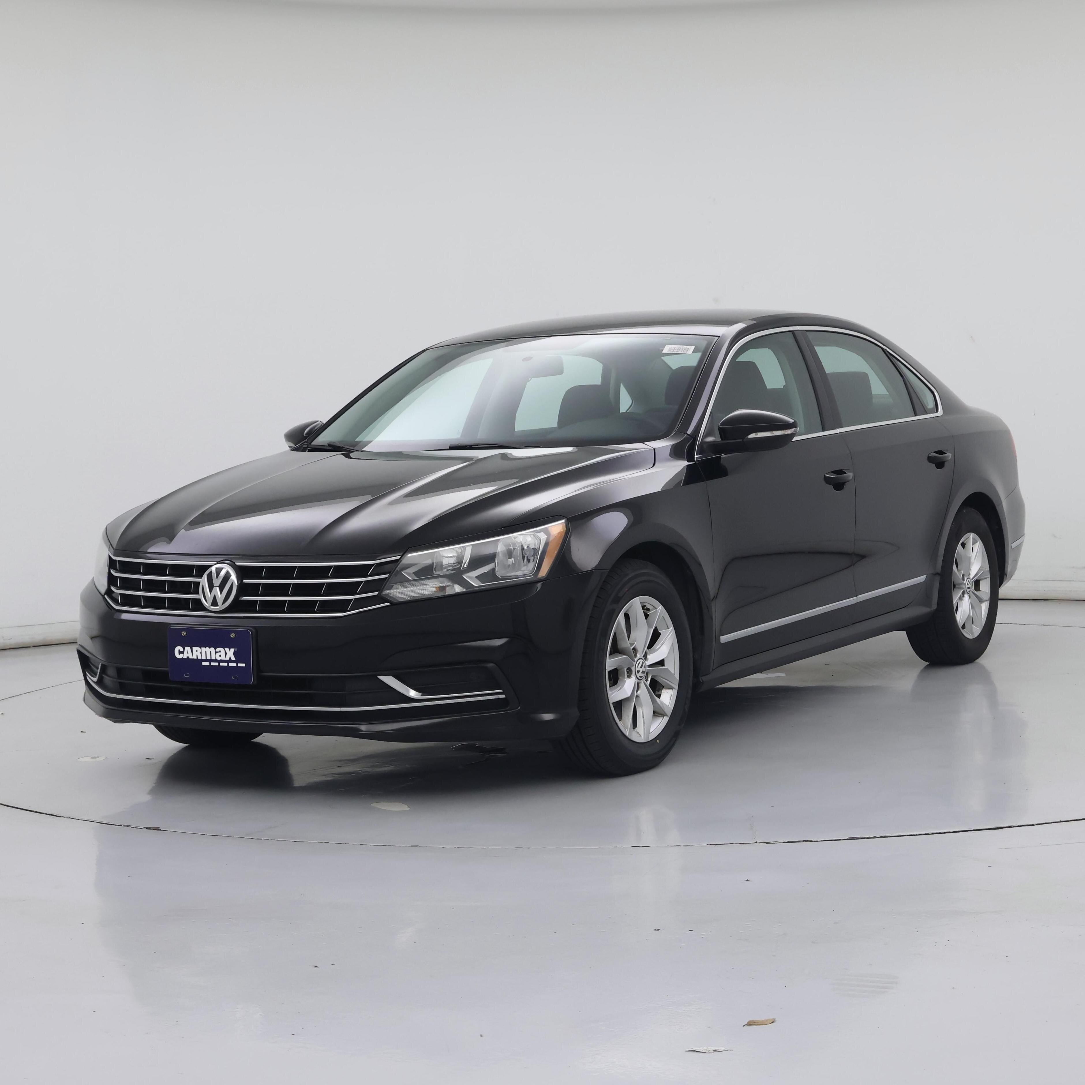 Thumbnail: 2016 Volkswagen Passat - 4