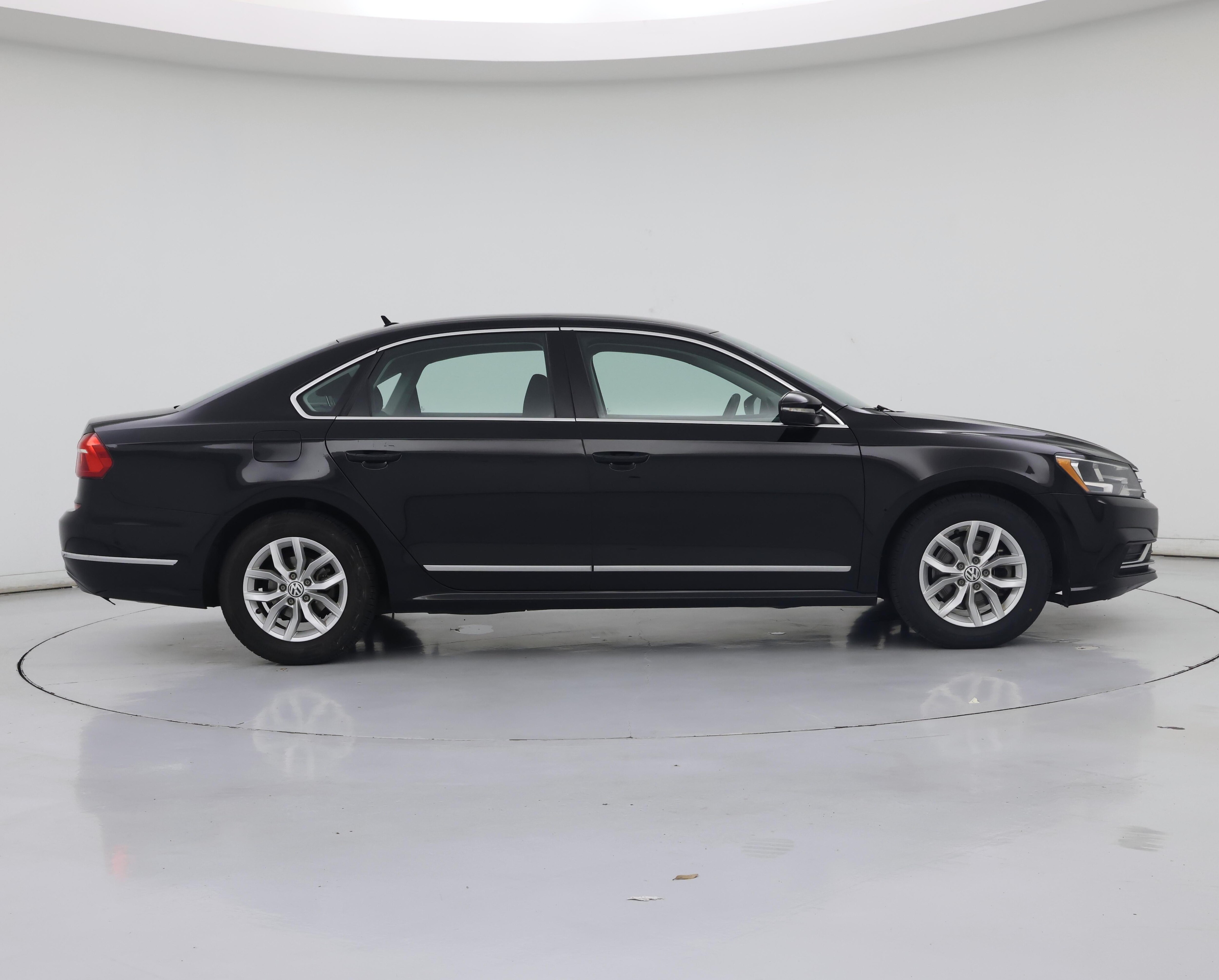 Thumbnail: 2016 Volkswagen Passat - 7
