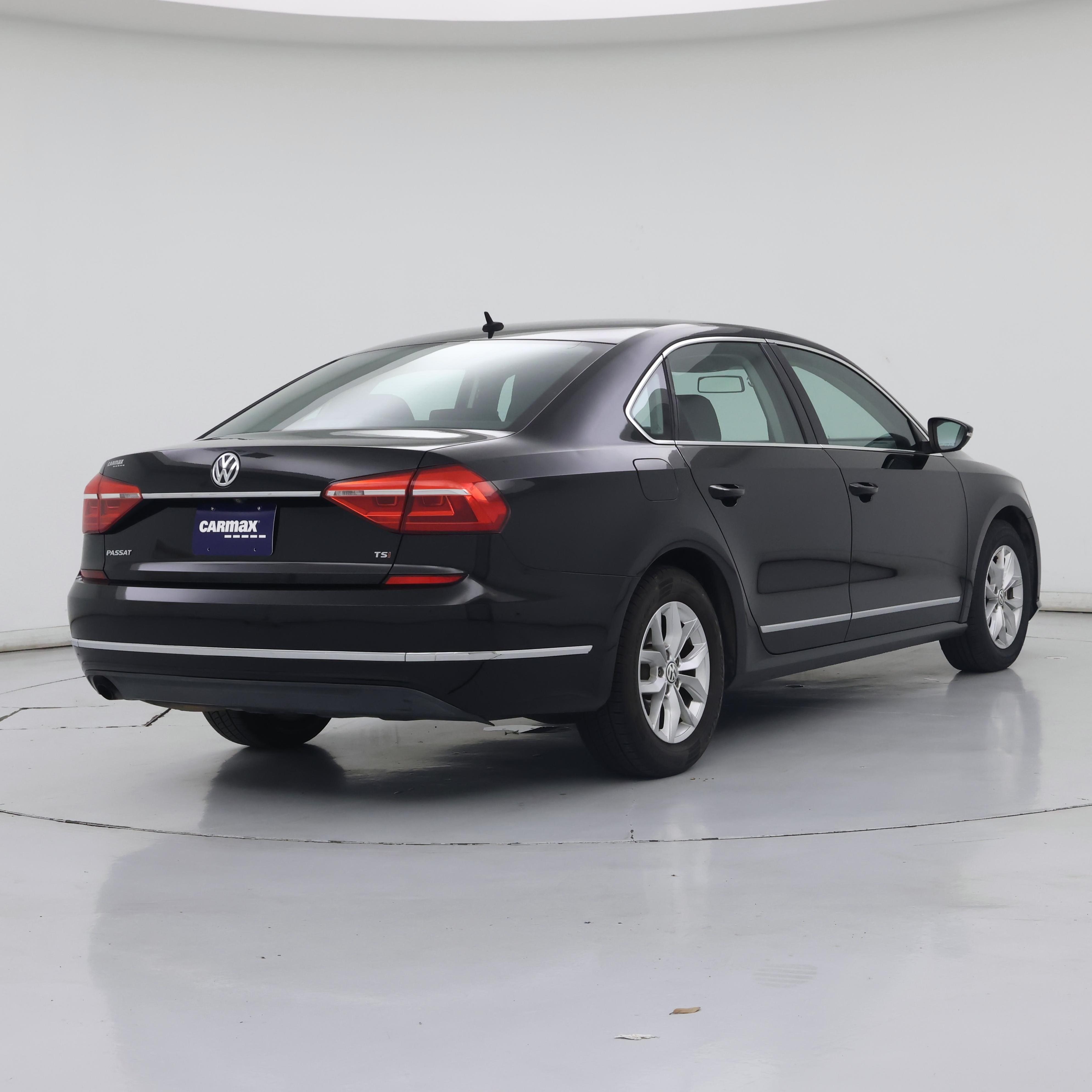 Thumbnail: 2016 Volkswagen Passat - 8