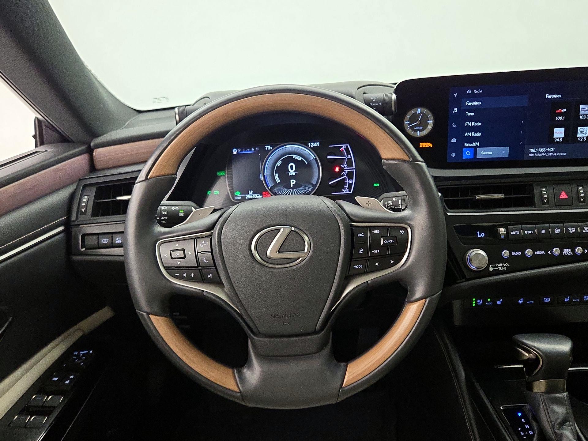 Thumbnail: 2024 Lexus ES - 10