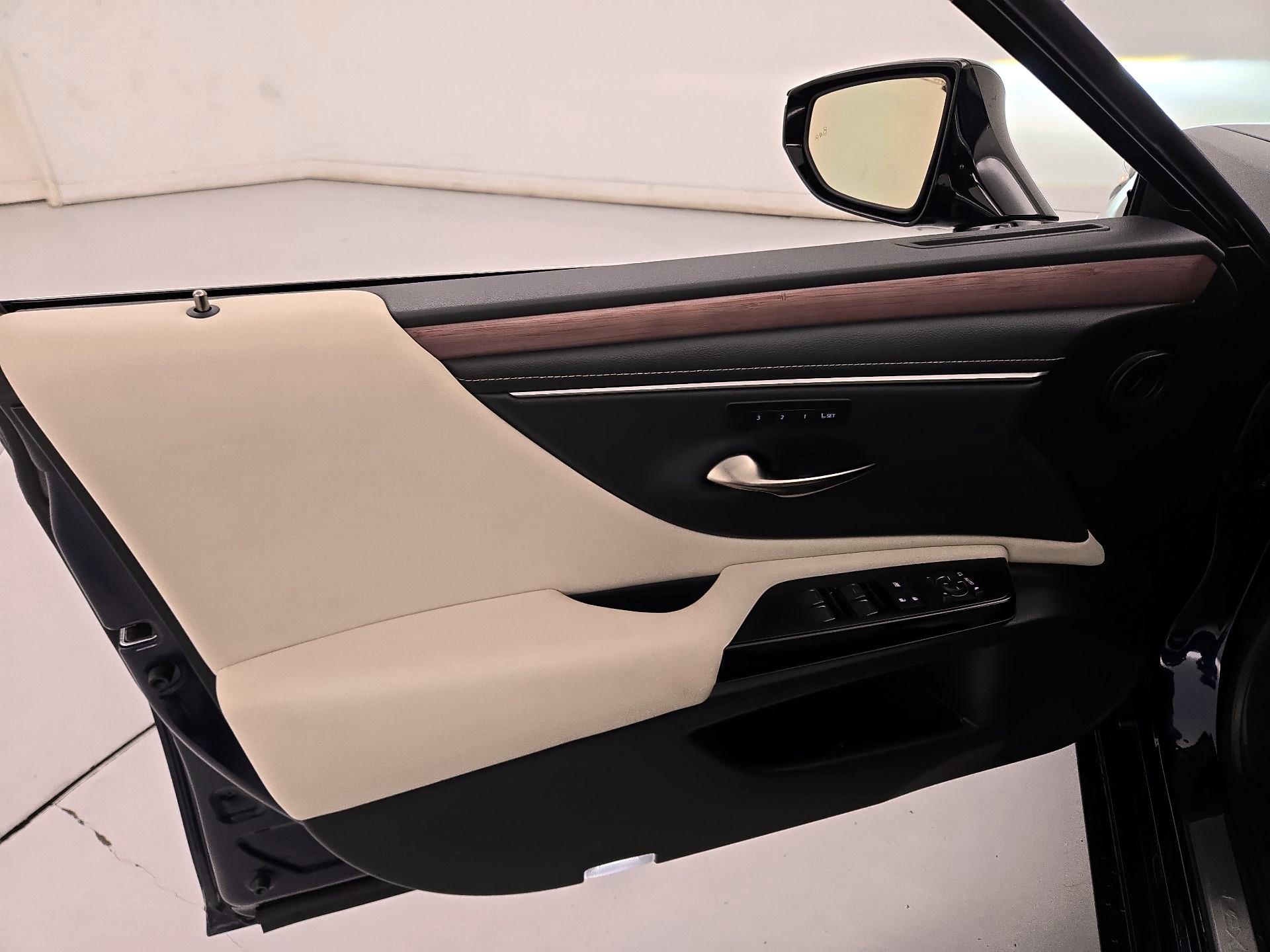 Thumbnail: 2024 Lexus ES - 12