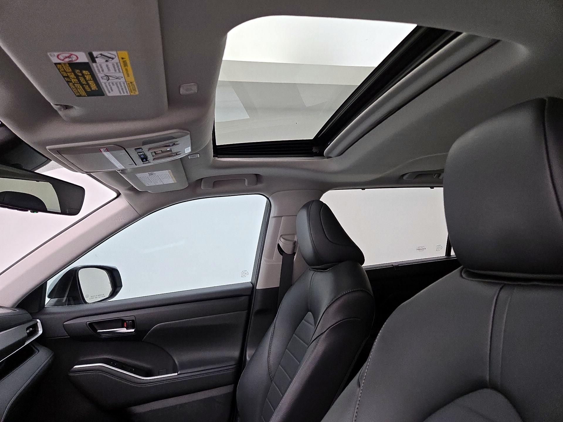 Thumbnail: 2024 Toyota Highlander - 19