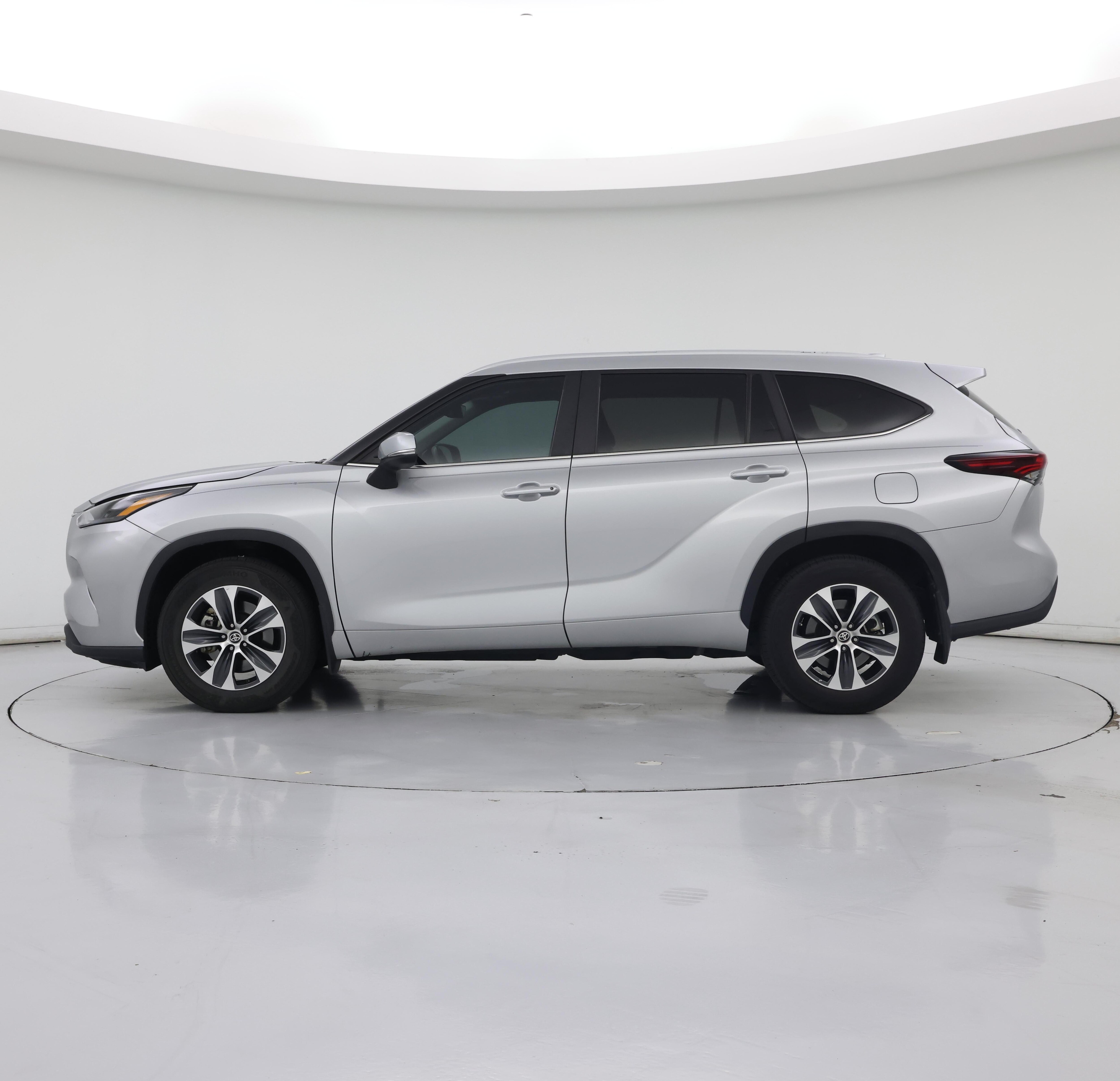 Thumbnail: 2024 Toyota Highlander - 3