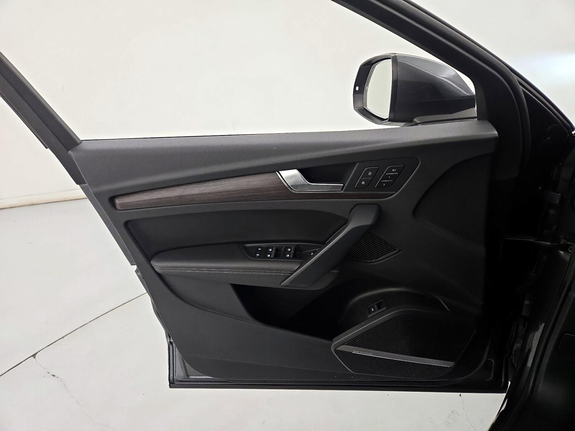 Thumbnail: 2022 Audi Q5 - 12
