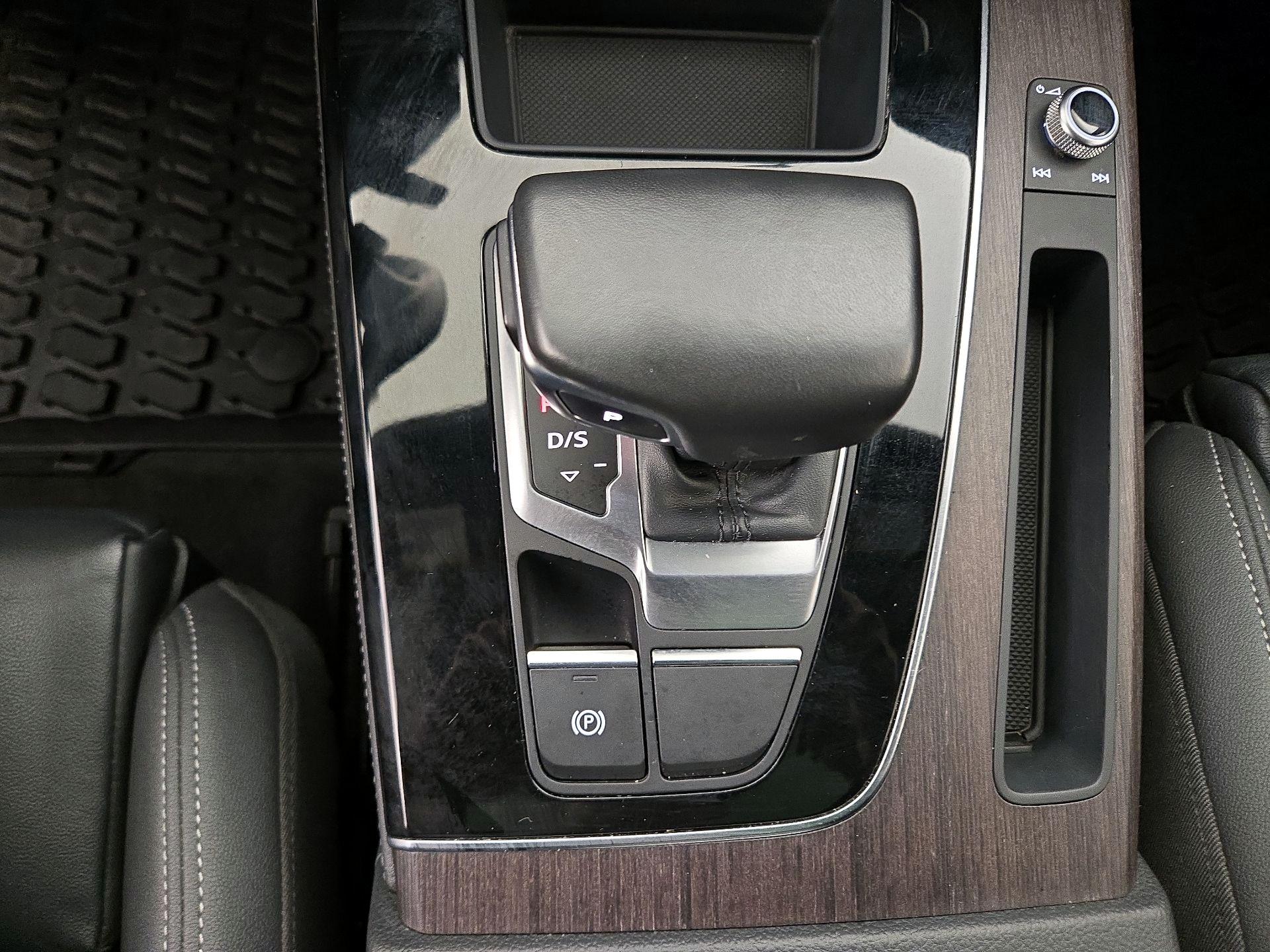 Thumbnail: 2022 Audi Q5 - 17