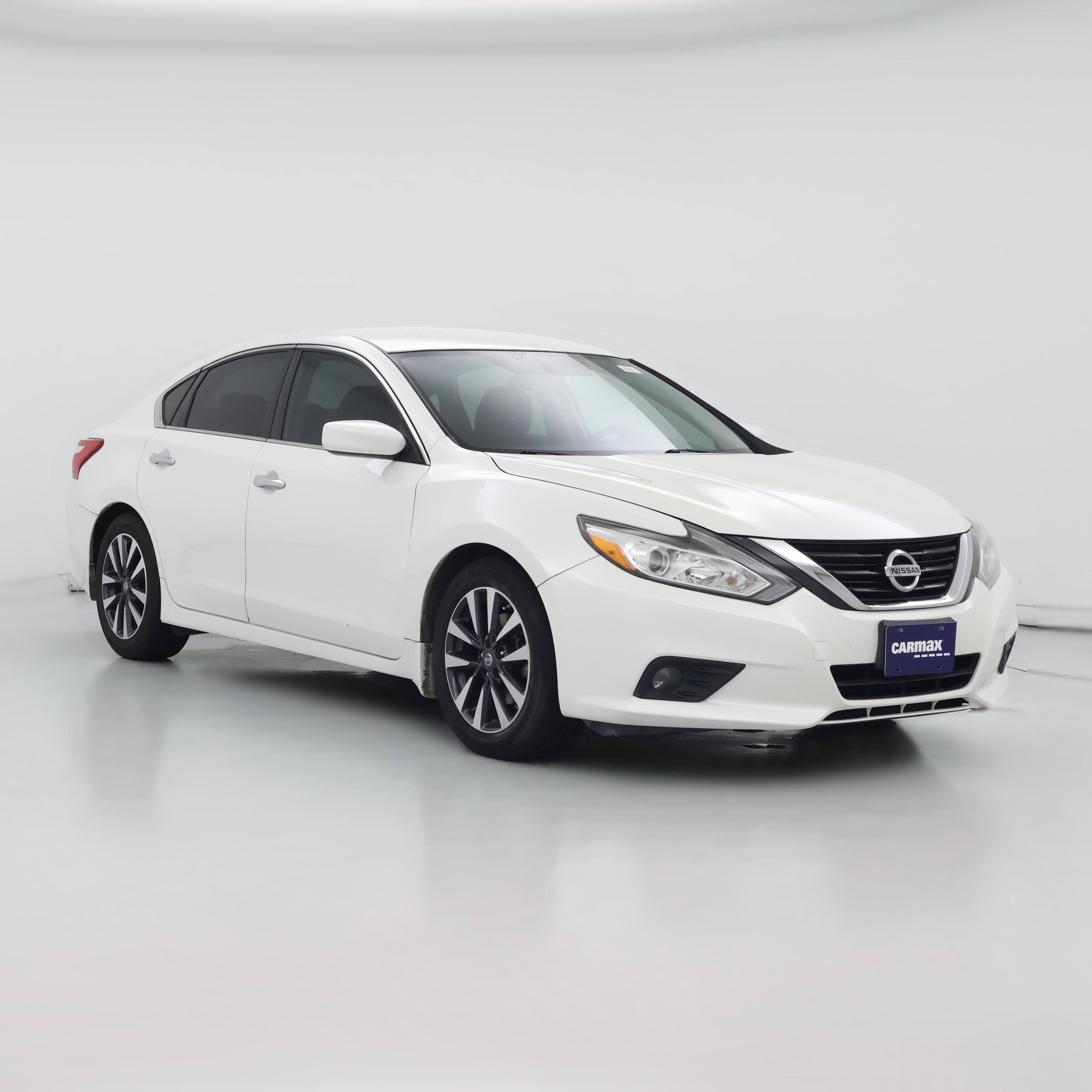 Thumbnail: 2016 Nissan Altima - 1