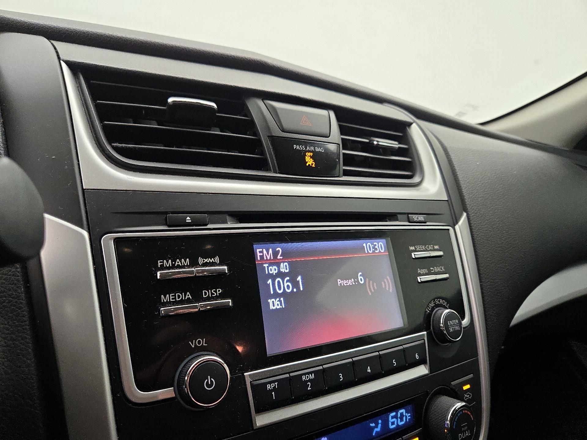 Thumbnail: 2016 Nissan Altima - 15